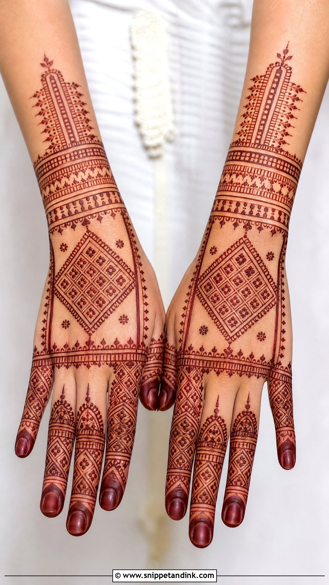 Moroccan Bridal Mehndi Design - Snippet and Ink - 20 Bridal Mehndi Startup Design Ideas