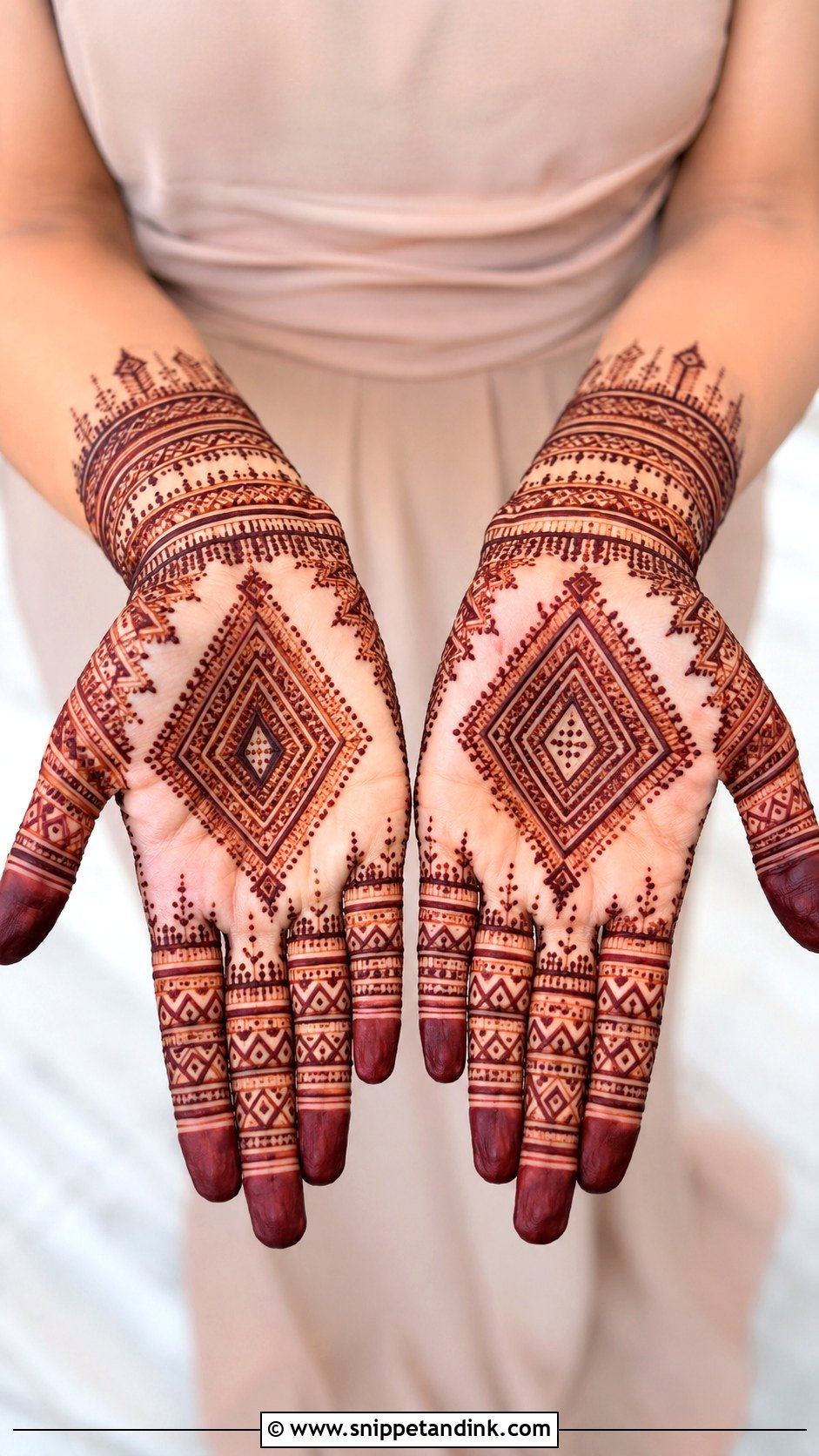 Moroccan Front Hand Mehndi Design - Snippet and Ink - 35 Front Mehndi Design Ideas