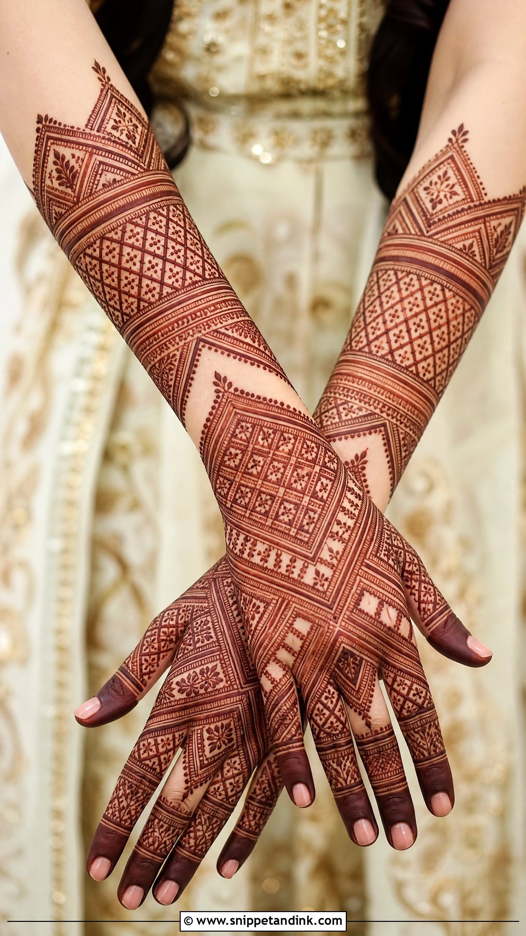 Moroccan Heavy Bridal Mehndi Design - Snippet and Ink - 20 Heavy Bridal Mehndi Designs