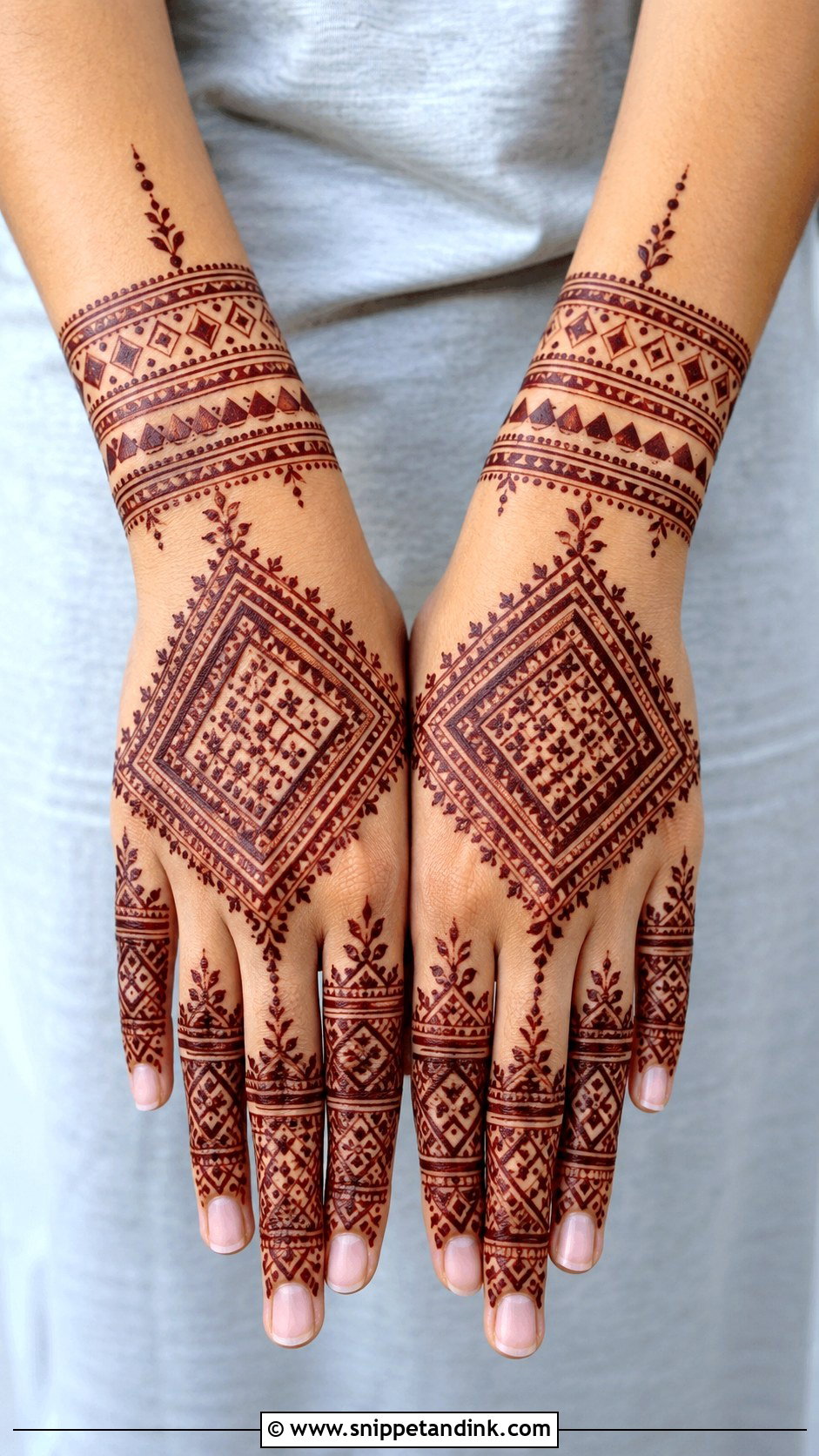 Moroccan Mehndi Design - Snippet and Ink - 35 Beautiful Mehndi Design Ideas