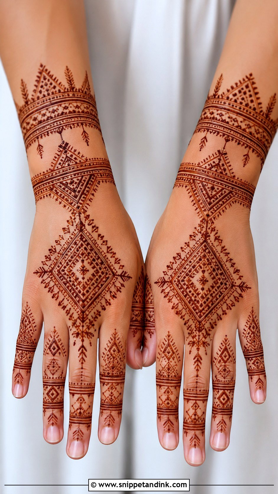 Moroccan Mehndi Design For Hands - Snippet and Ink - 35 Mehndi Designs for Hands