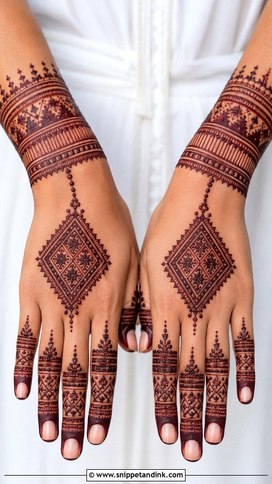 Moroccan Mehndi Design - Snippet and Ink - 30 Cool Mehndi Designs