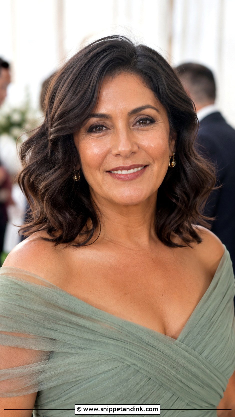 Mother Of The Bride Shoulder Length Waves - Snippet and Ink - 15 Mother of Bride Hairstyles Down