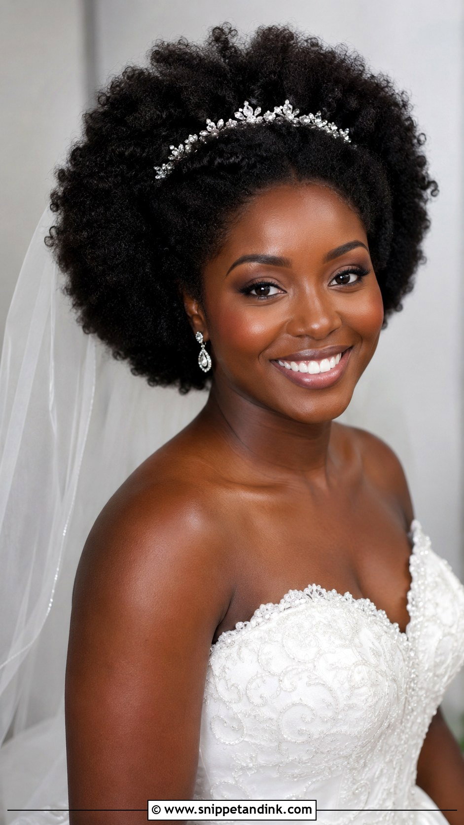 Natural Afro Bridal Hairstyle - Snippet and Ink - 20 Natural Hairstyles for Brides