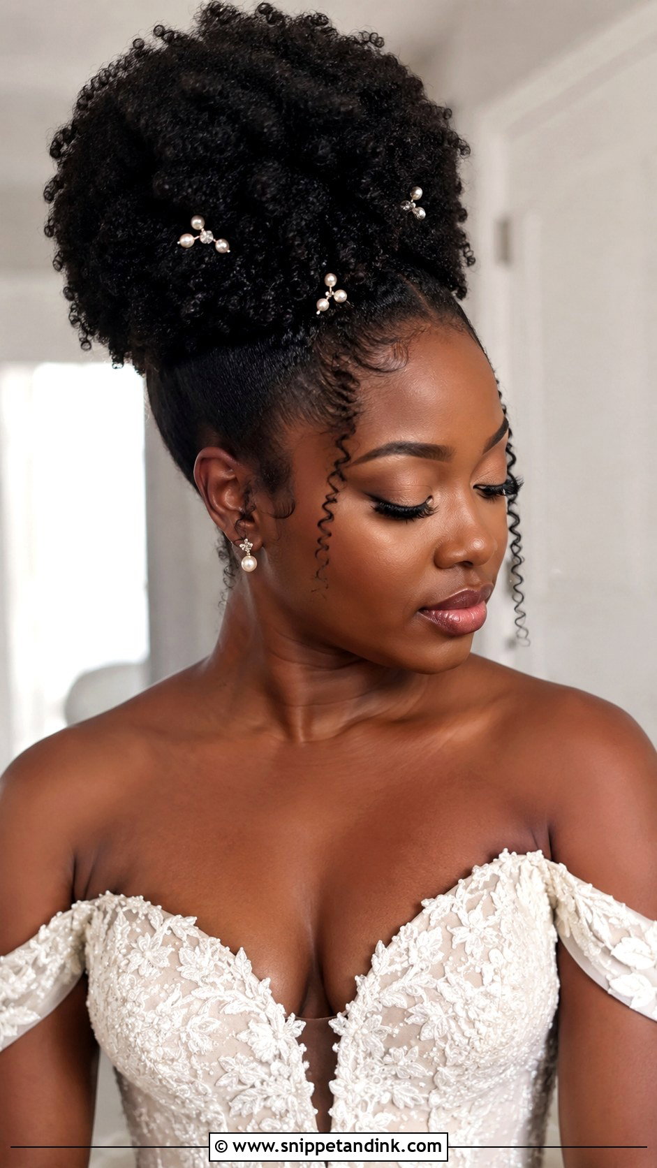 Natural Hair Bride Afro Puff - Snippet and Ink - 25 Natural Hair Brides Ideas