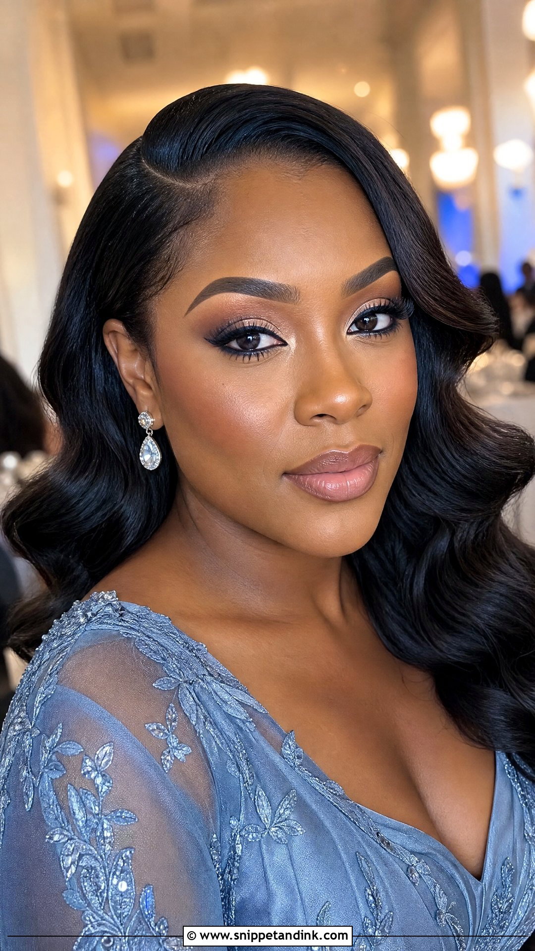 Navy Wedding Guest Eye Makeup - Snippet and Ink - 20 Eye Makeup for Wedding Guest Ideas