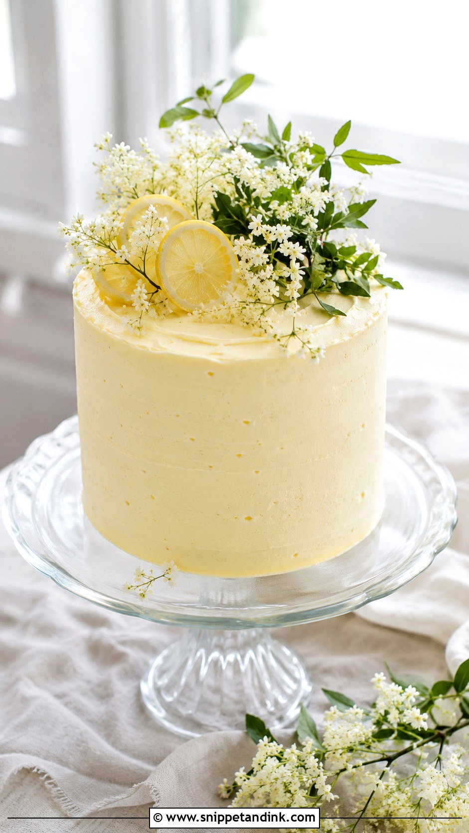One Tier Summer Wedding Cake - Snippet and Ink - 20 Simple Summer Wedding Cake Ideas