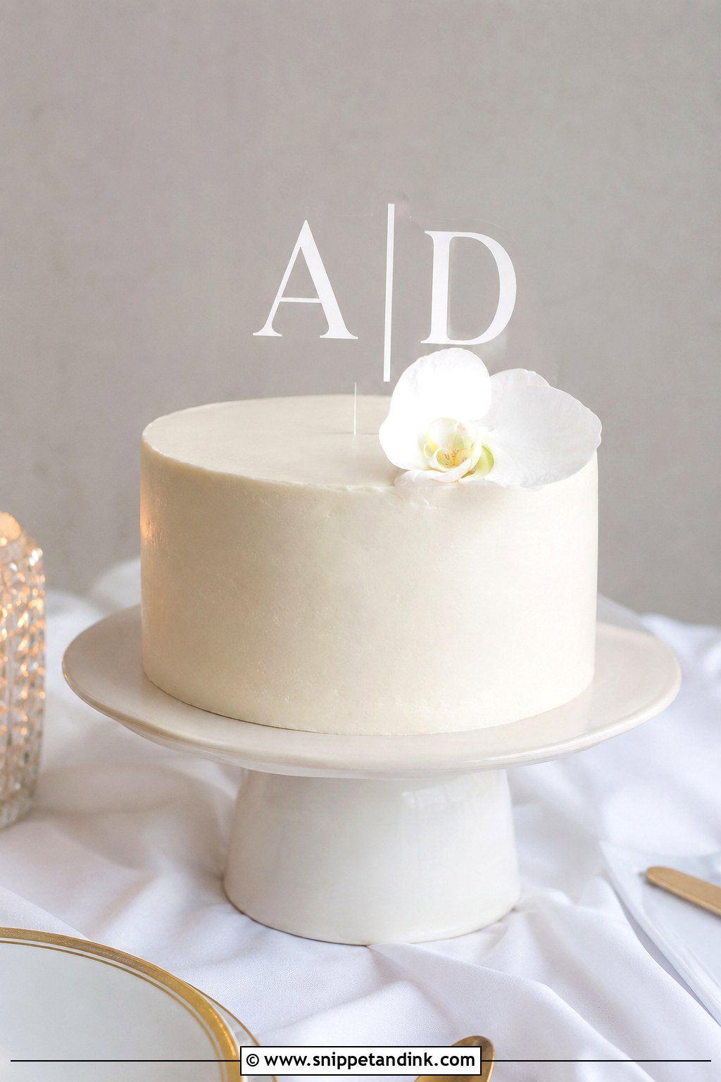 One Tier Wedding Cake With Minimalist Topper - Snippet and Ink - 20 1 Tier Cake Design Ideas for Wedding