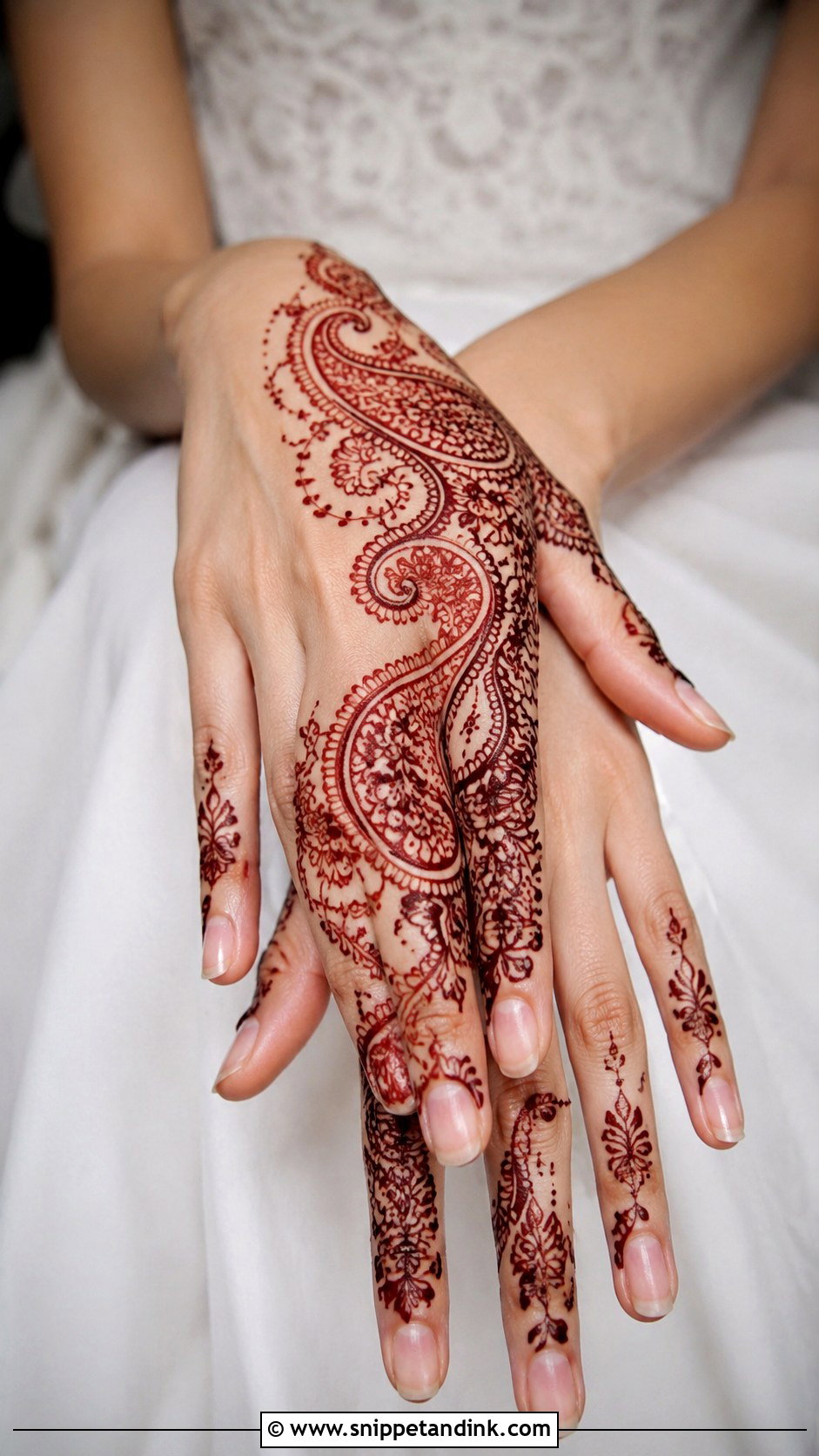 Paisley Back Hand Mehndi Design - Snippet and Ink - 35 Simple Beautiful Back Hand Mehndi Designs
