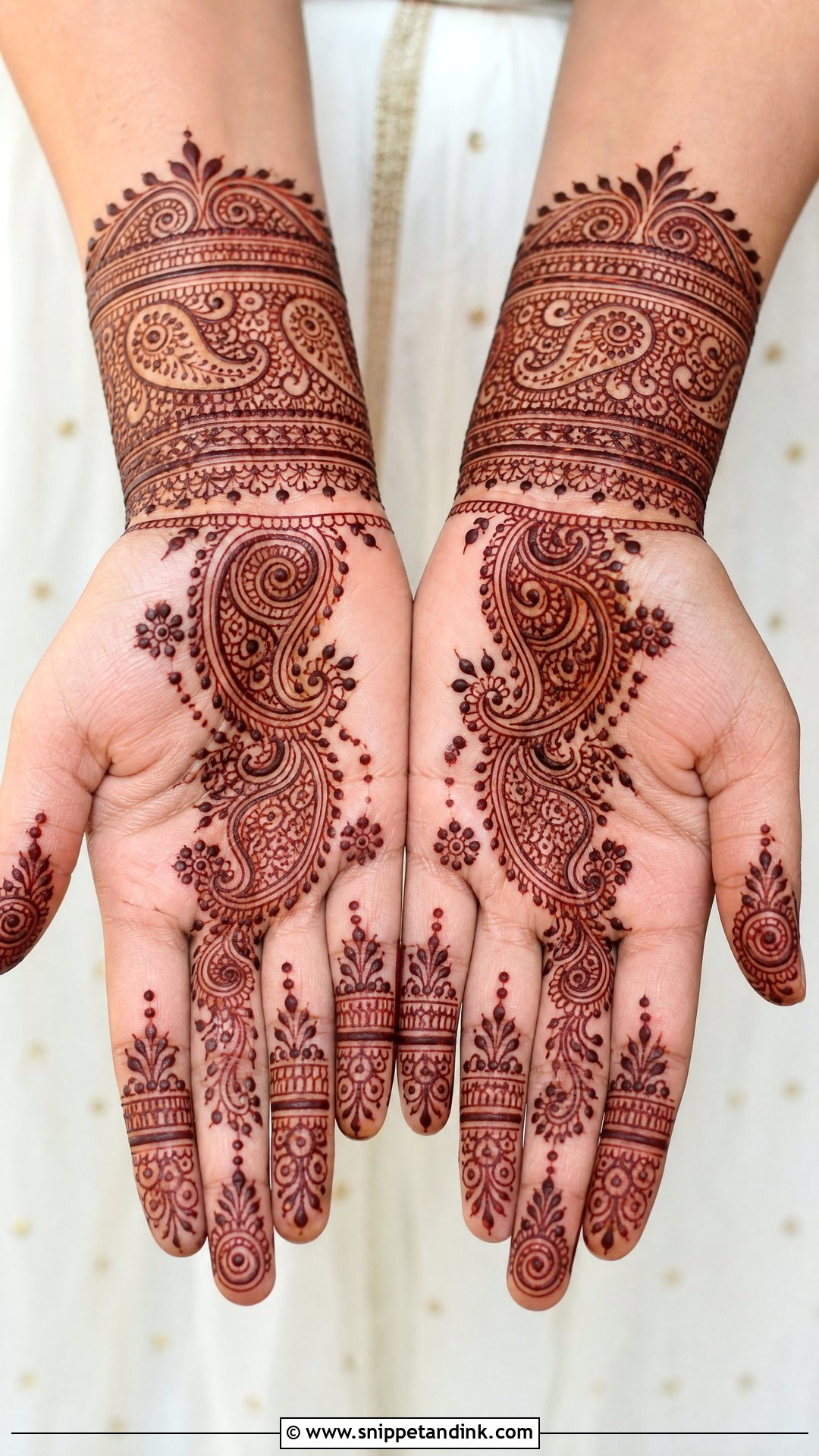 Paisley Banch Mehndi Design - Snippet and Ink - 30 Banch Mehndi Design Ideas