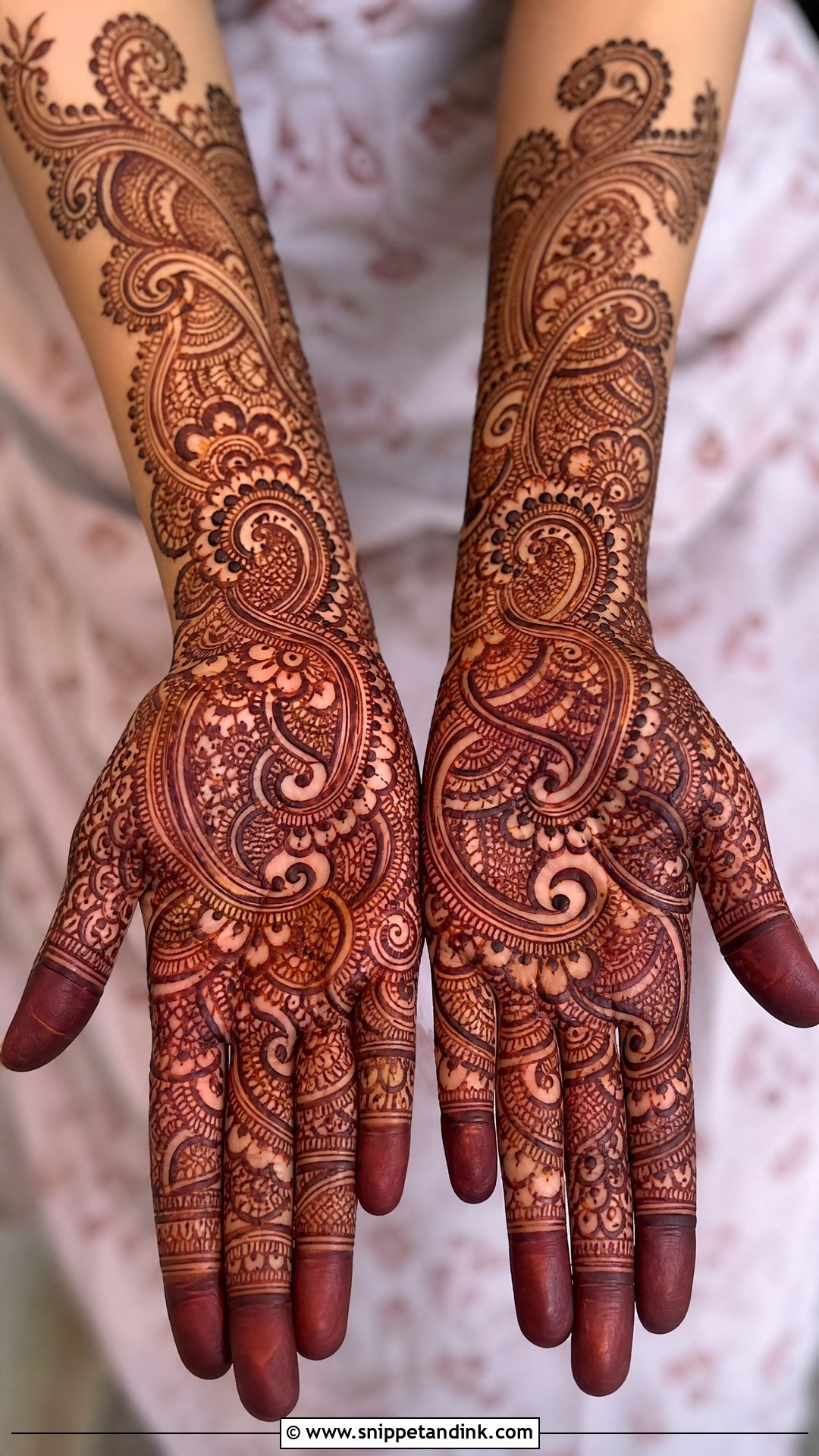Paisley Bridal Front Hand Mehndi Design - Snippet and Ink - 25 Bridal Front Hand Mehndi Designs