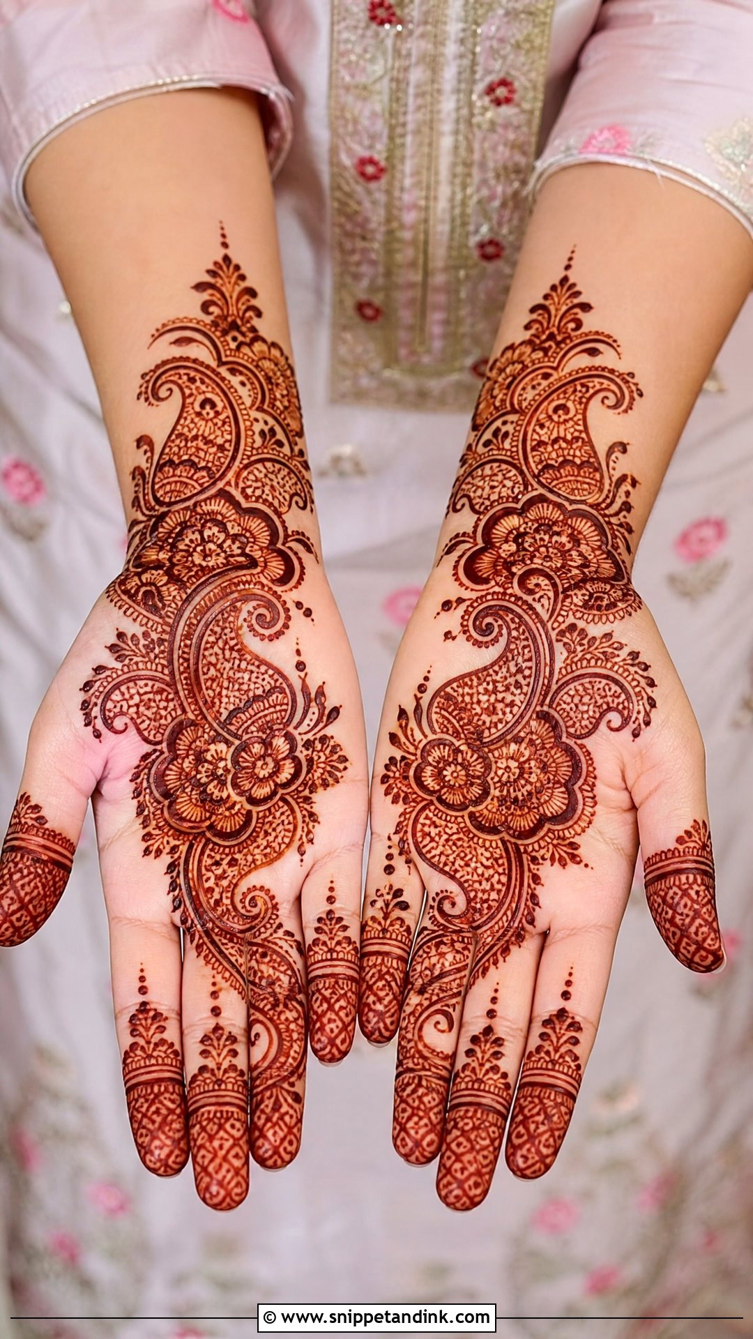Paisley Bridal Khafif Mehndi Design - Snippet and Ink - 20 Bridal Khafif Mehndi Designs