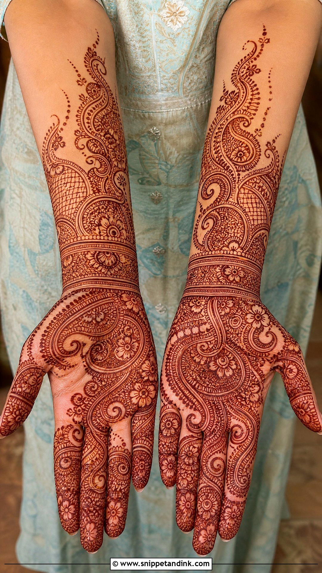 Paisley Bridal Mehandi Design - Snippet and Ink - 30 Latest Bridal Mehandi Designs