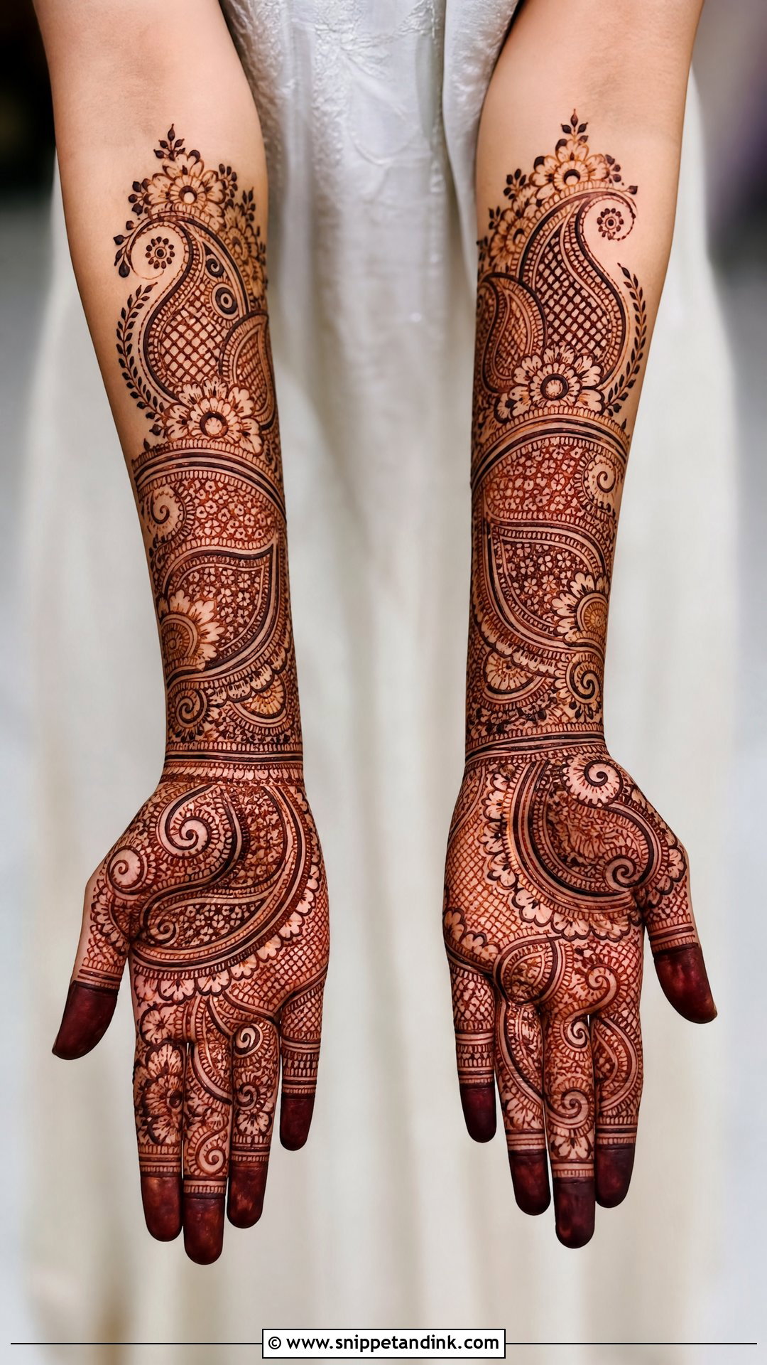 Paisley Bridal Mehndi Design - Snippet and Ink - 25 Unique Mehndi Designs for Wedding