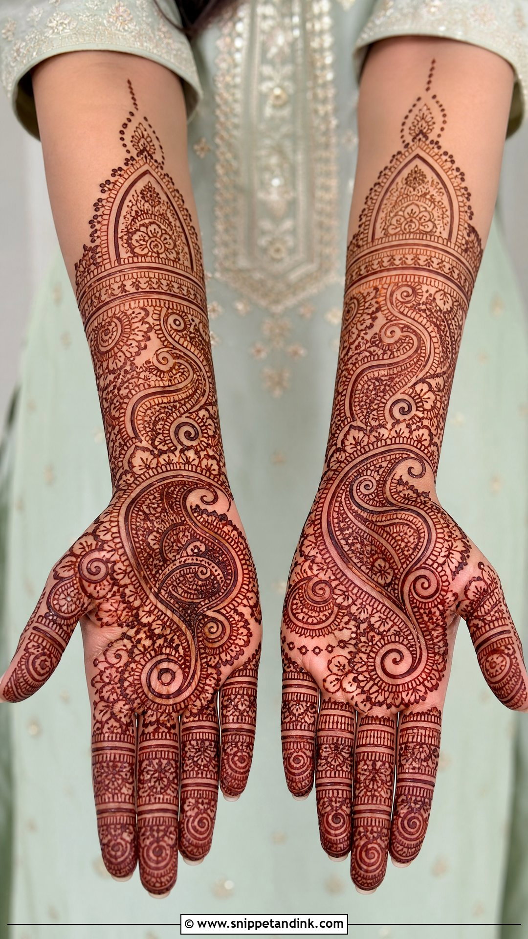 Paisley Bridal Mehndi Design - Snippet and Ink - 25 Wedding Mehndi Mehandi Design for Bride Ideas