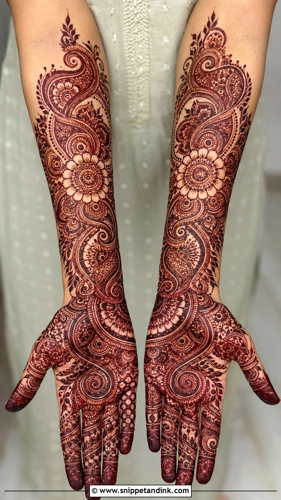 Paisley Bridal Mehndi Design - Snippet and Ink - 30 Bridal Mehndi Design Ideas