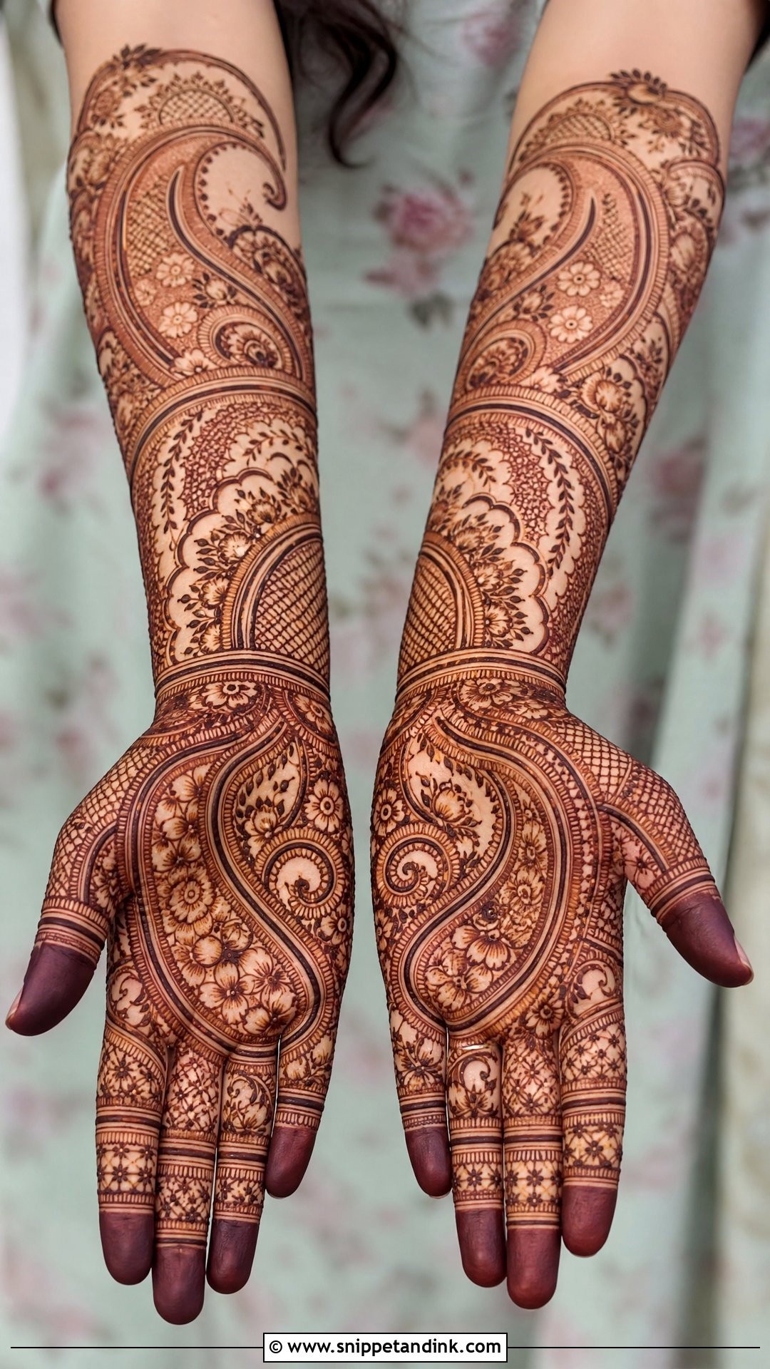 Paisley Bridal Mehndi Design - Snippet and Ink - 30 Indian Bridal Mehndi Designs