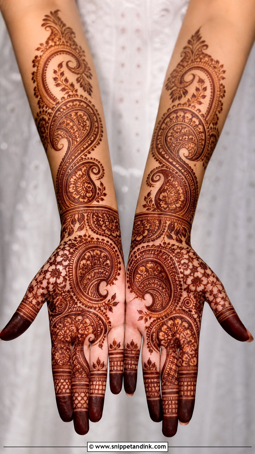 Paisley Bridal Mehndi Design - Snippet and Ink - 20 Bridal Wedding Mehndi Designs Brides