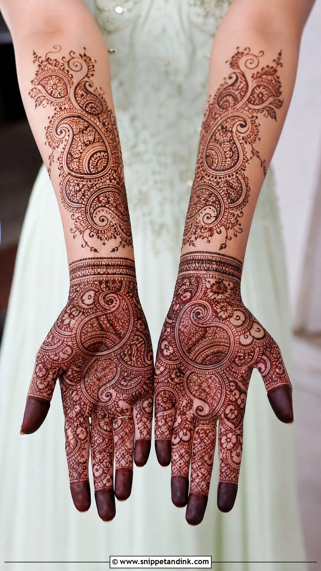 Paisley Bridal Mehndi Design - Snippet and Ink - 25 Bridal Mehndi Designs with Names