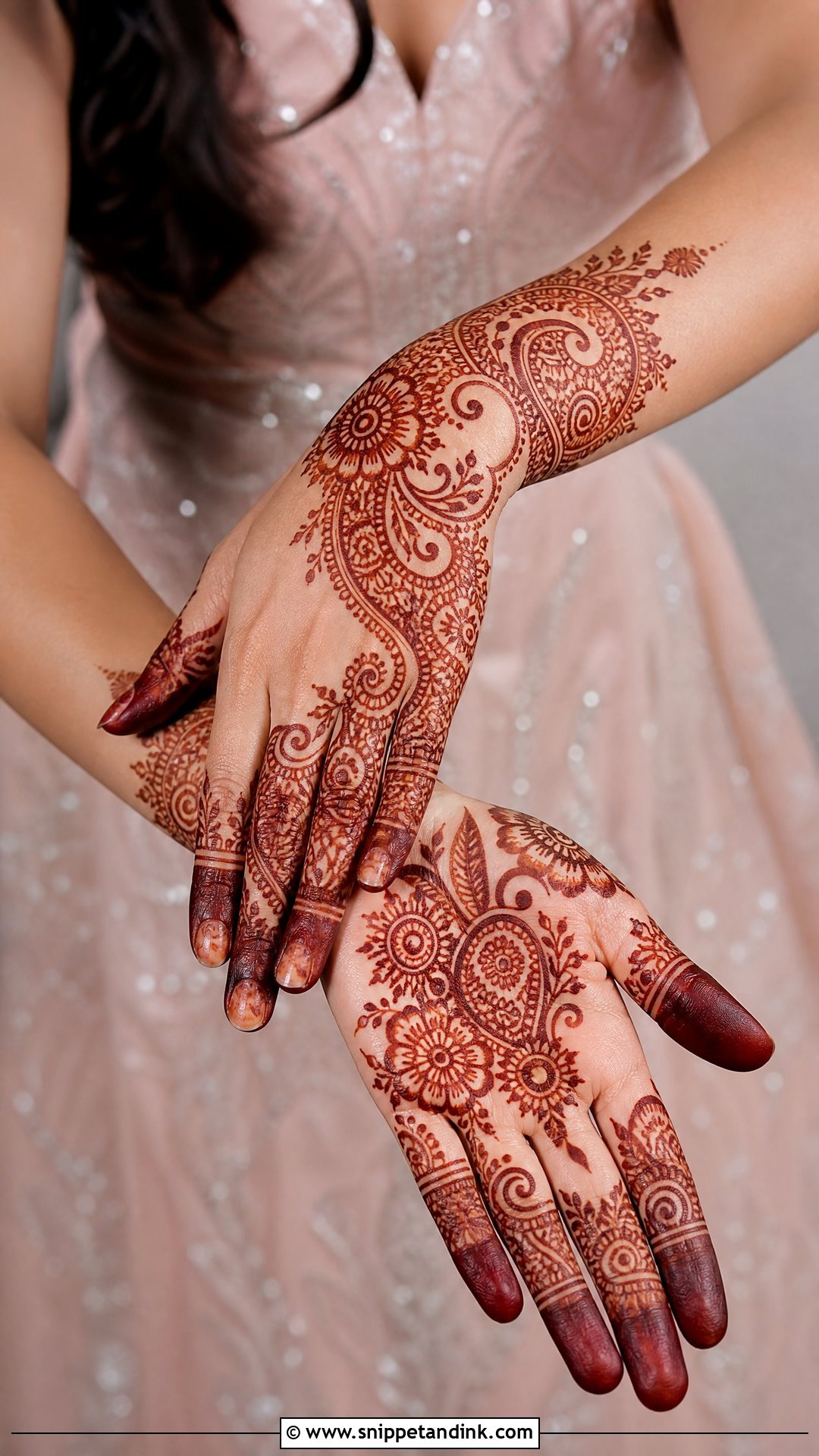 Paisley Bridesmaid Mehndi Design - Snippet and Ink - 25 Mehendi Look for Bridesmaid Ideas