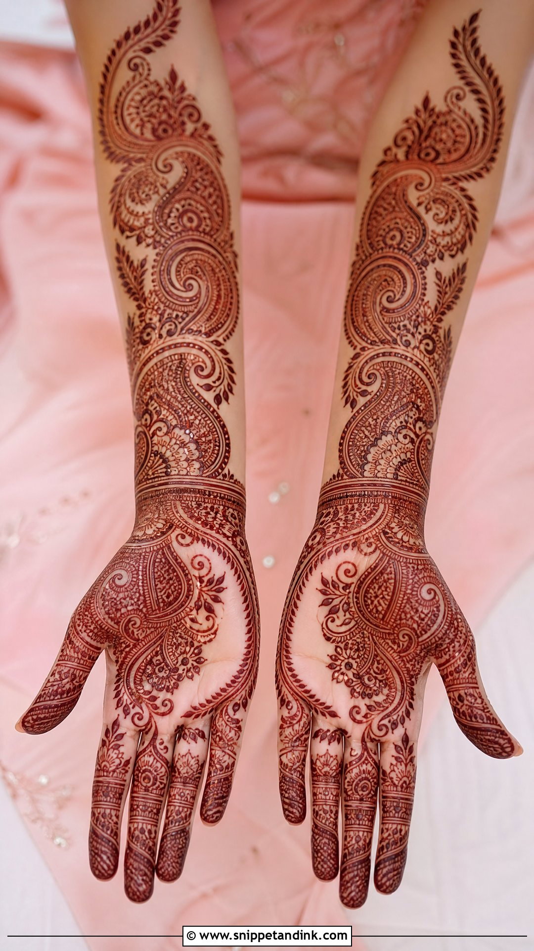 Paisley Hindu Bridal Mehndi Design - Snippet and Ink - 25 Hindu Bridal Mehndi Designs