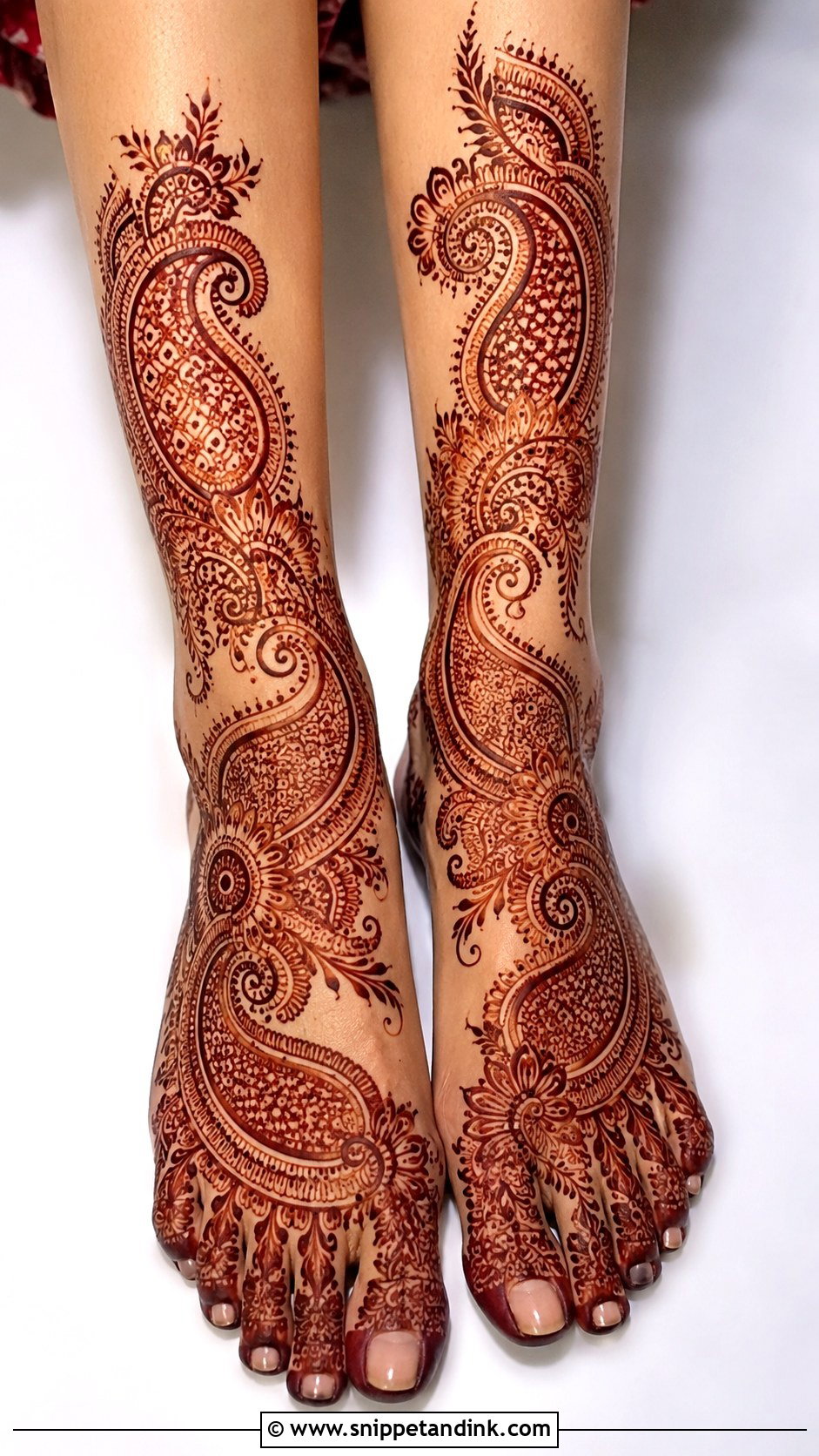 Paisley Legs Mehndi Design - Snippet and Ink - 35 Legs Mehndi Design Ideas