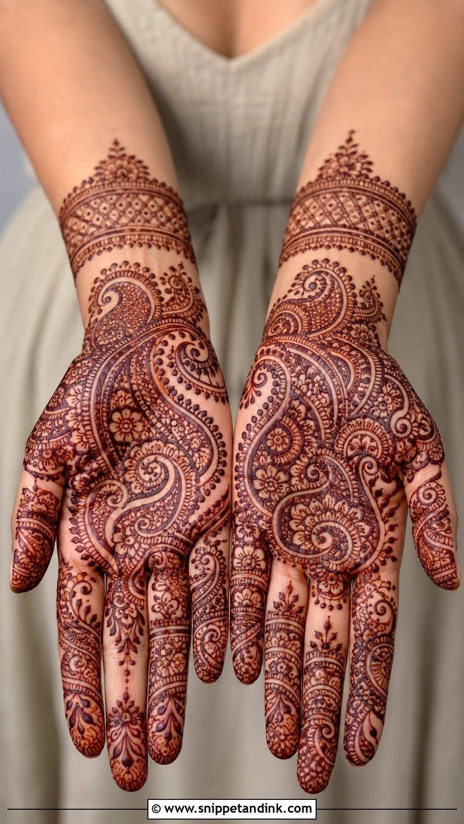 Paisley Mehndi Design - Snippet and Ink - 35 Traditional Mehndi Designs