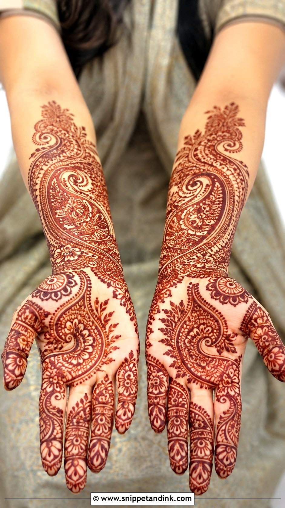 Paisley Mehndi Design - Snippet and Ink - 35 Trending Mehndi Designs