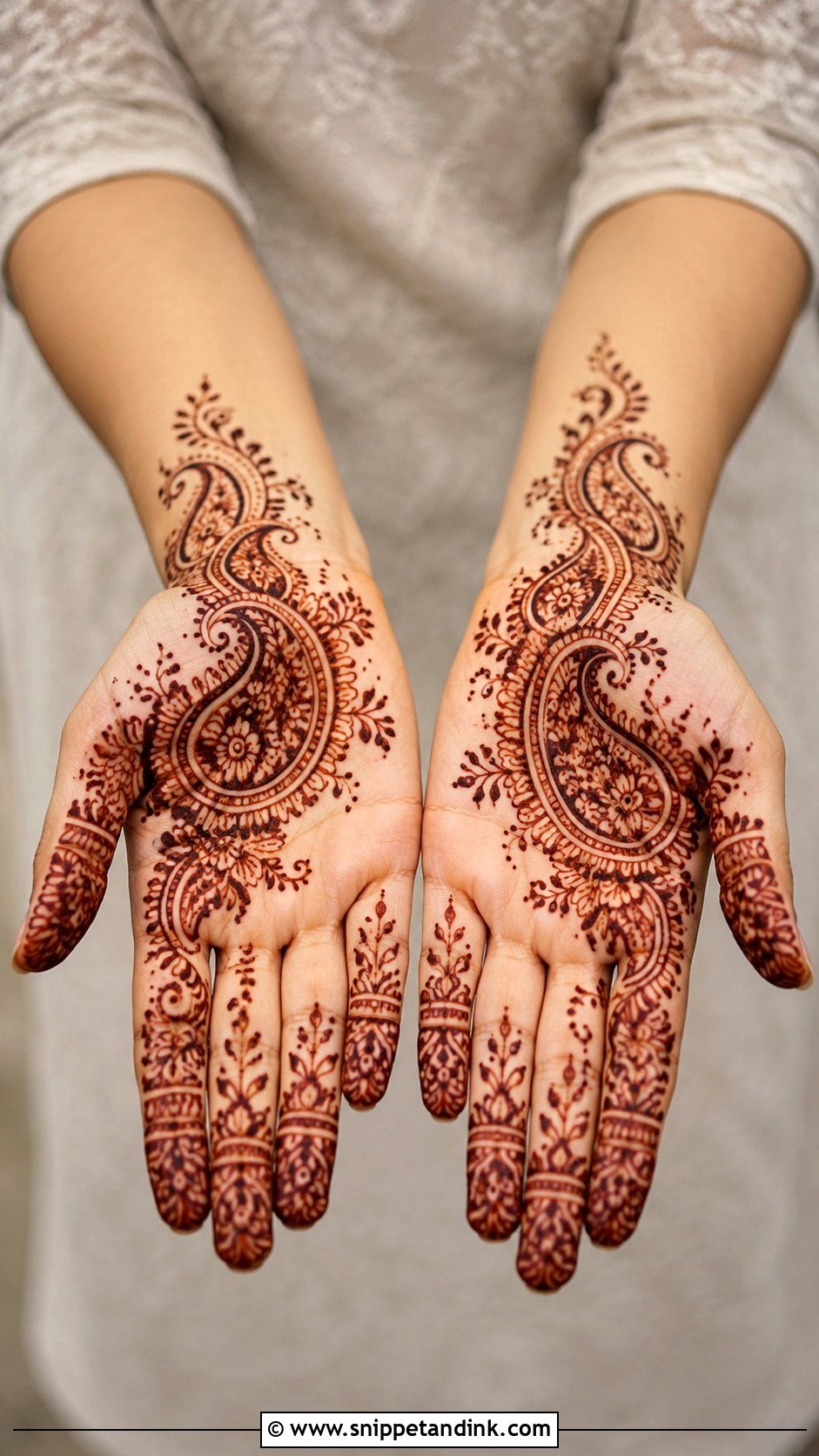 Paisley Mehndi Design - Snippet and Ink - 35 Beautiful Mehndi Design Ideas