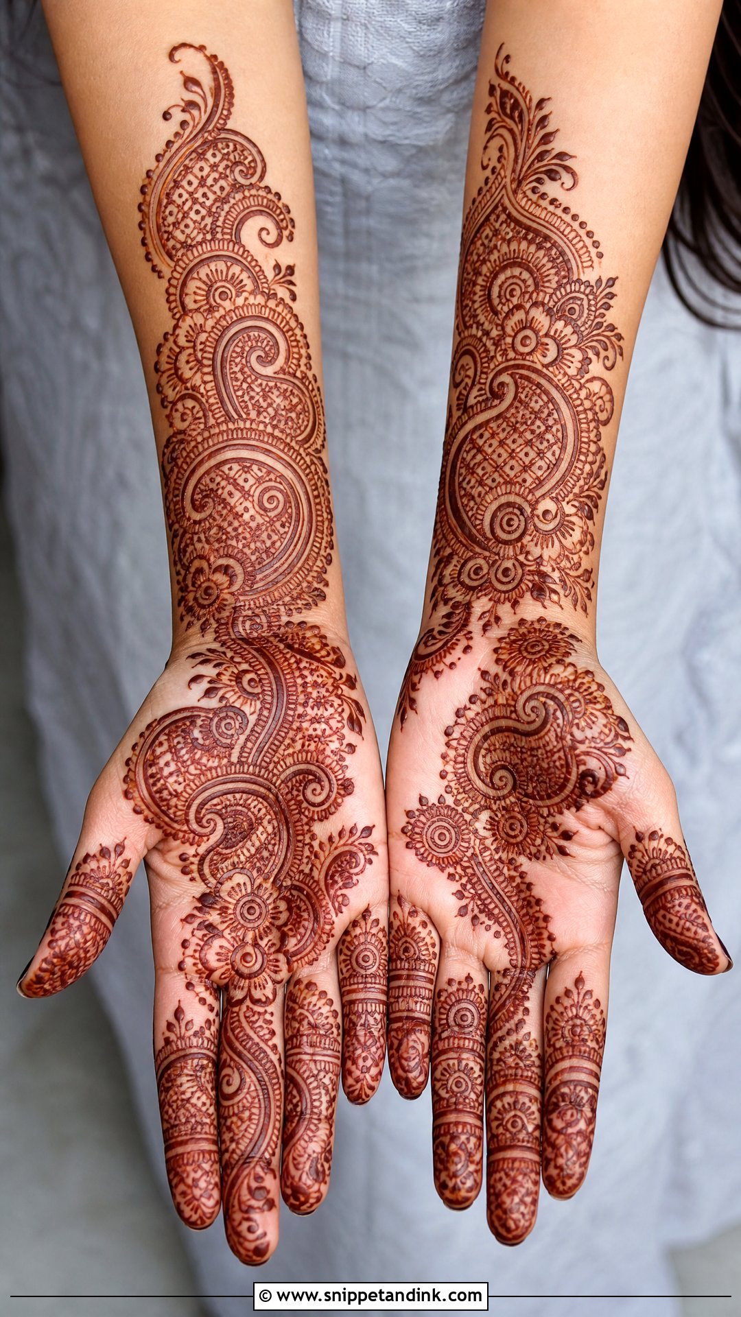 Paisley Mehndi Design - Snippet and Ink - 35 Mehndi Design Ideas