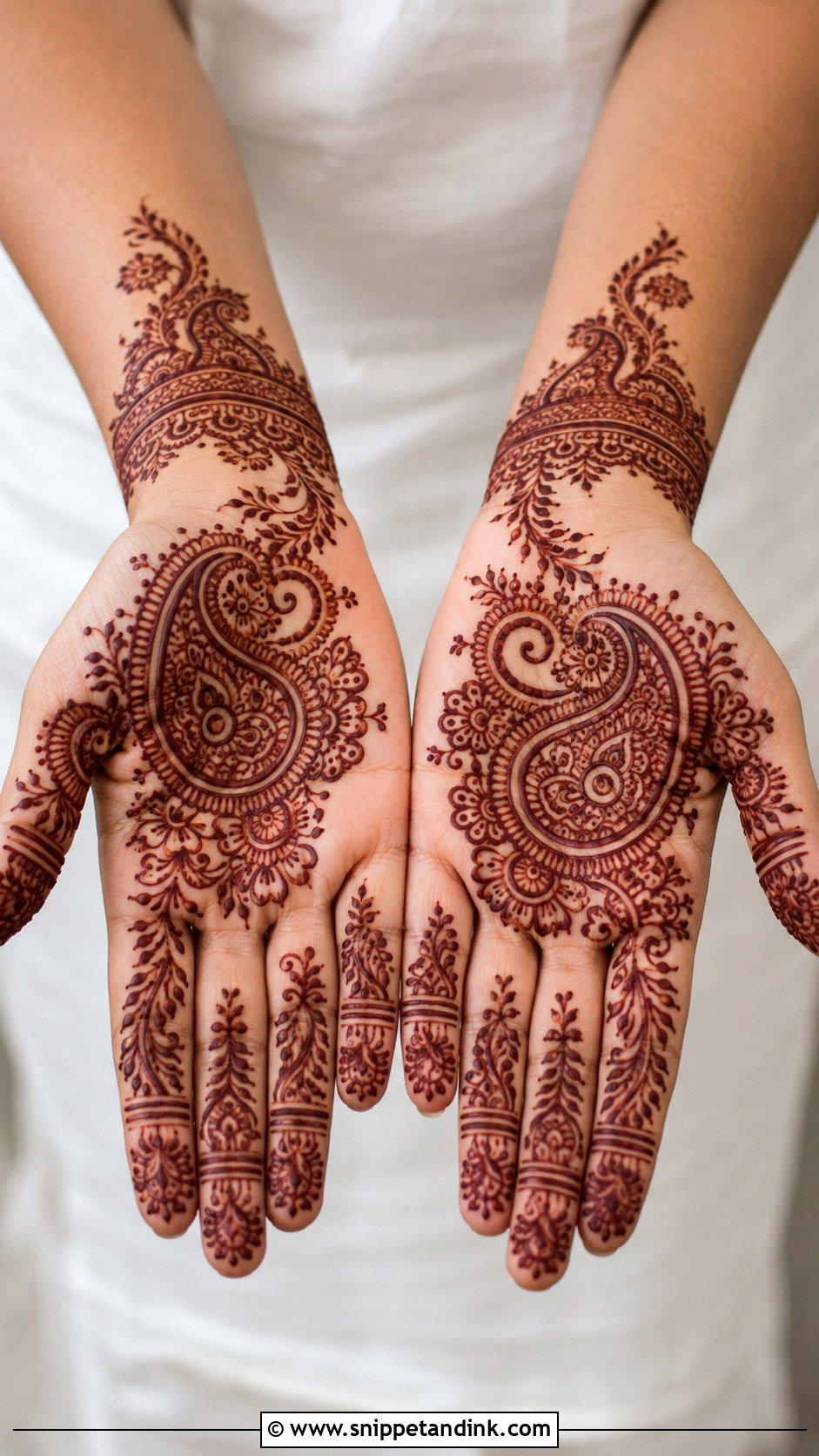 Paisley Mehndi Design - Snippet and Ink - 30 Cool Mehndi Designs