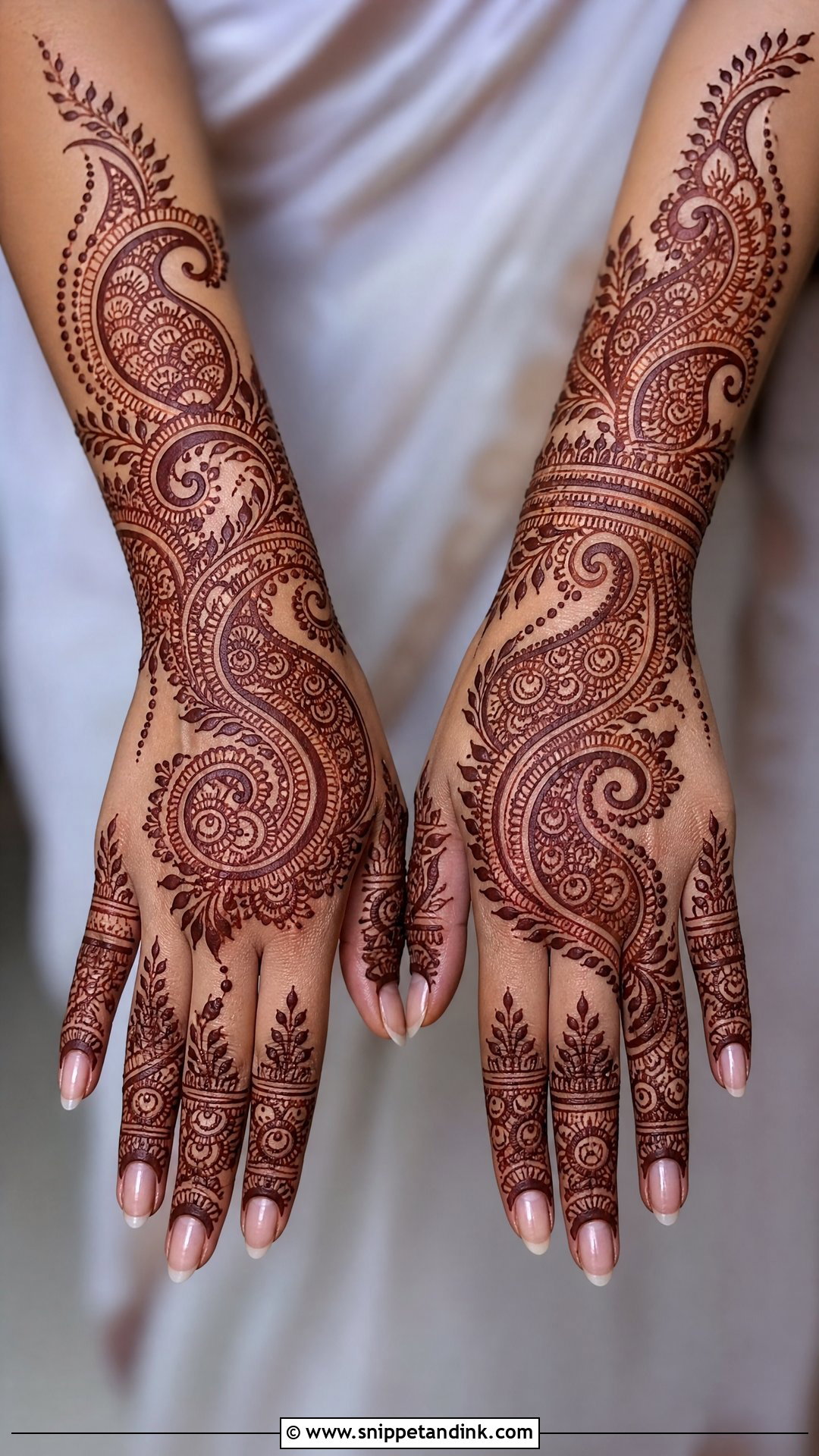 Paisley Semi Bridal Mehendi Design For Back Hand - Snippet and Ink - 25 Semi Bridal Mehendi Design for Back Hand Ideas