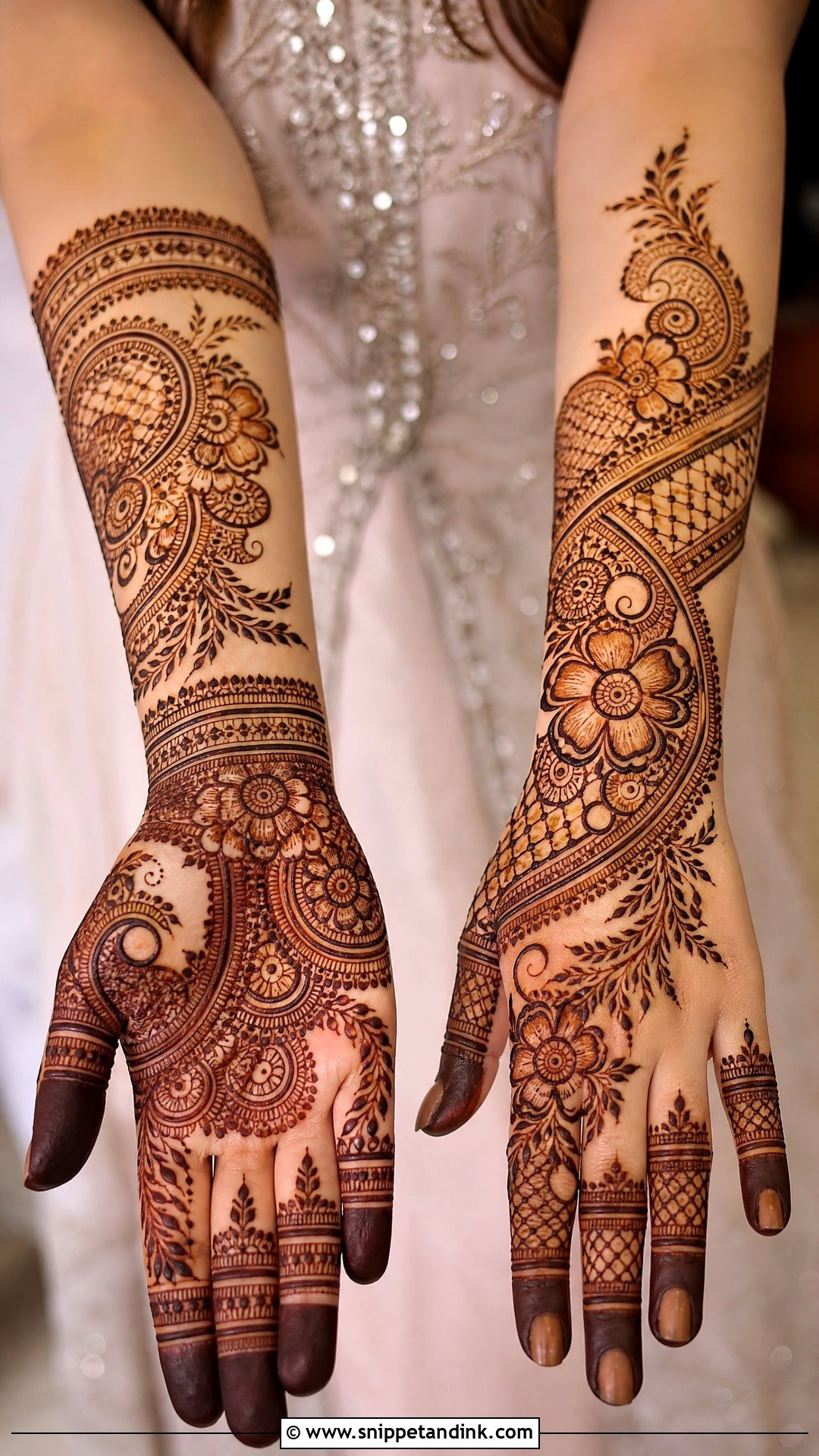 Pakistani Bridal Mehndi Front And Back - Snippet and Ink - 20 Bridal Mehndi Designs Front and Back