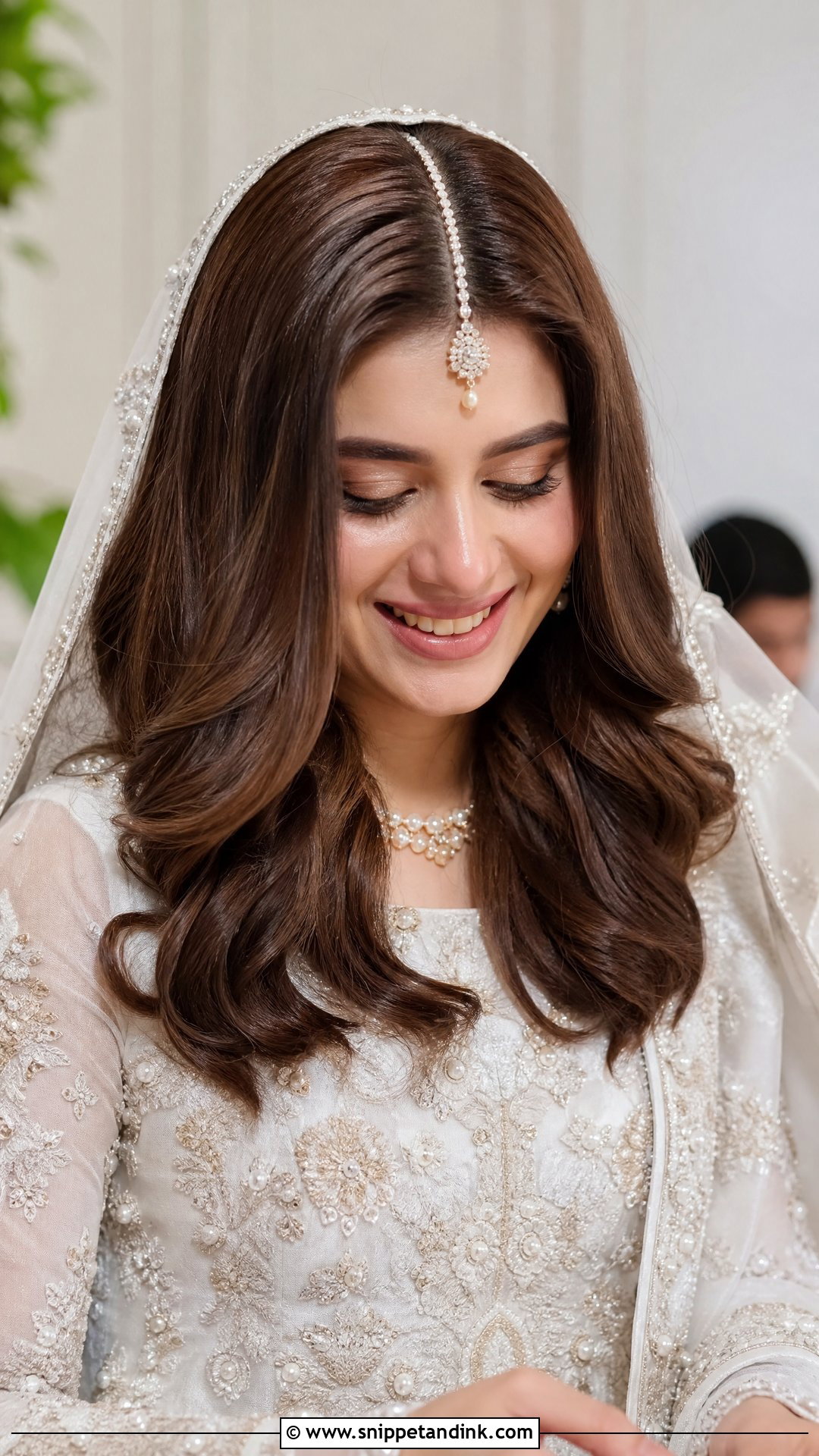 Pakistani Bridal Soft Waves - Snippet and Ink - 20 Pakistani Bride Hairstyles