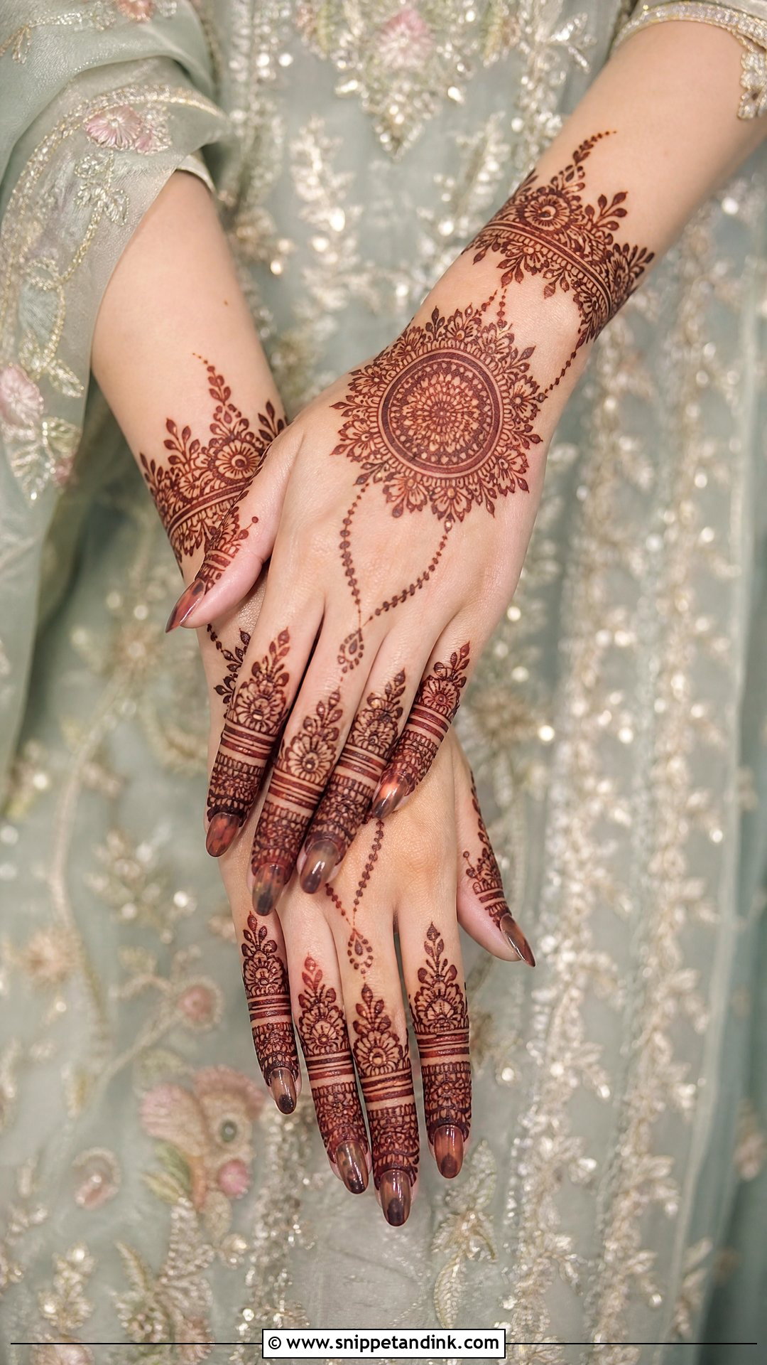 Pakistani Engagement Mehndi Design - Snippet and Ink - 20 Pakistani Simple Mehndi Designs