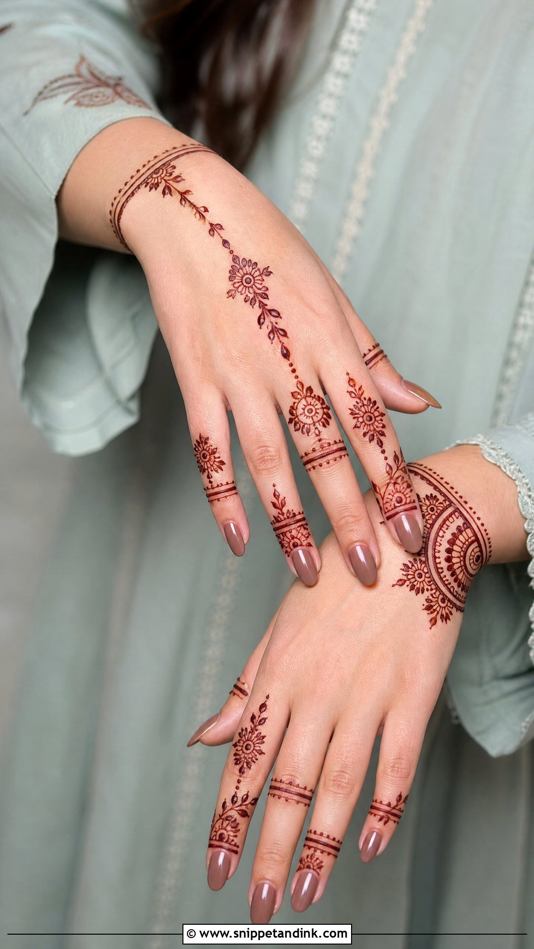 Pakistani Modern Mehndi Design - Snippet and Ink - 35 Pakistani Mehndi Designs