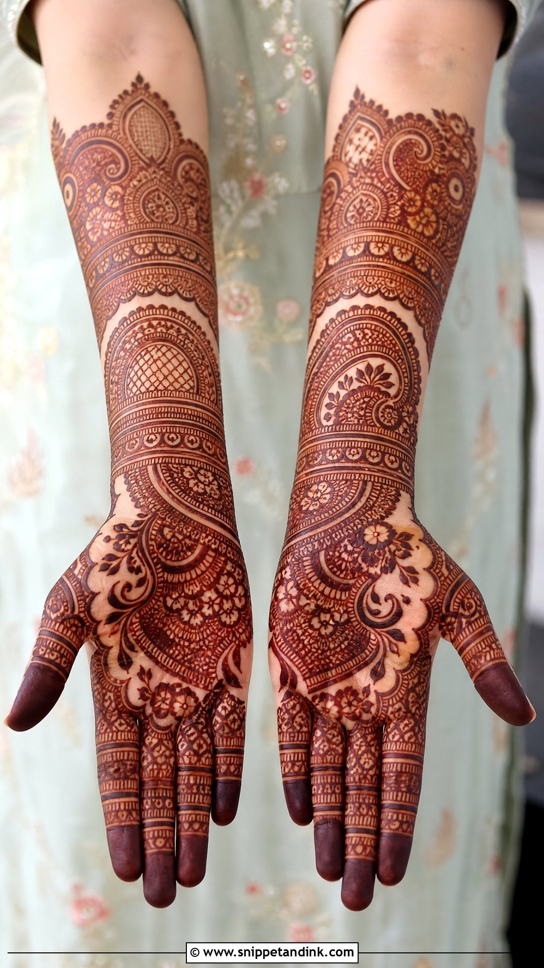 Pakistani Muslim Bridal Mehndi Design - Snippet and Ink - 30 Unique Muslim Bridal Mehndi Designs
