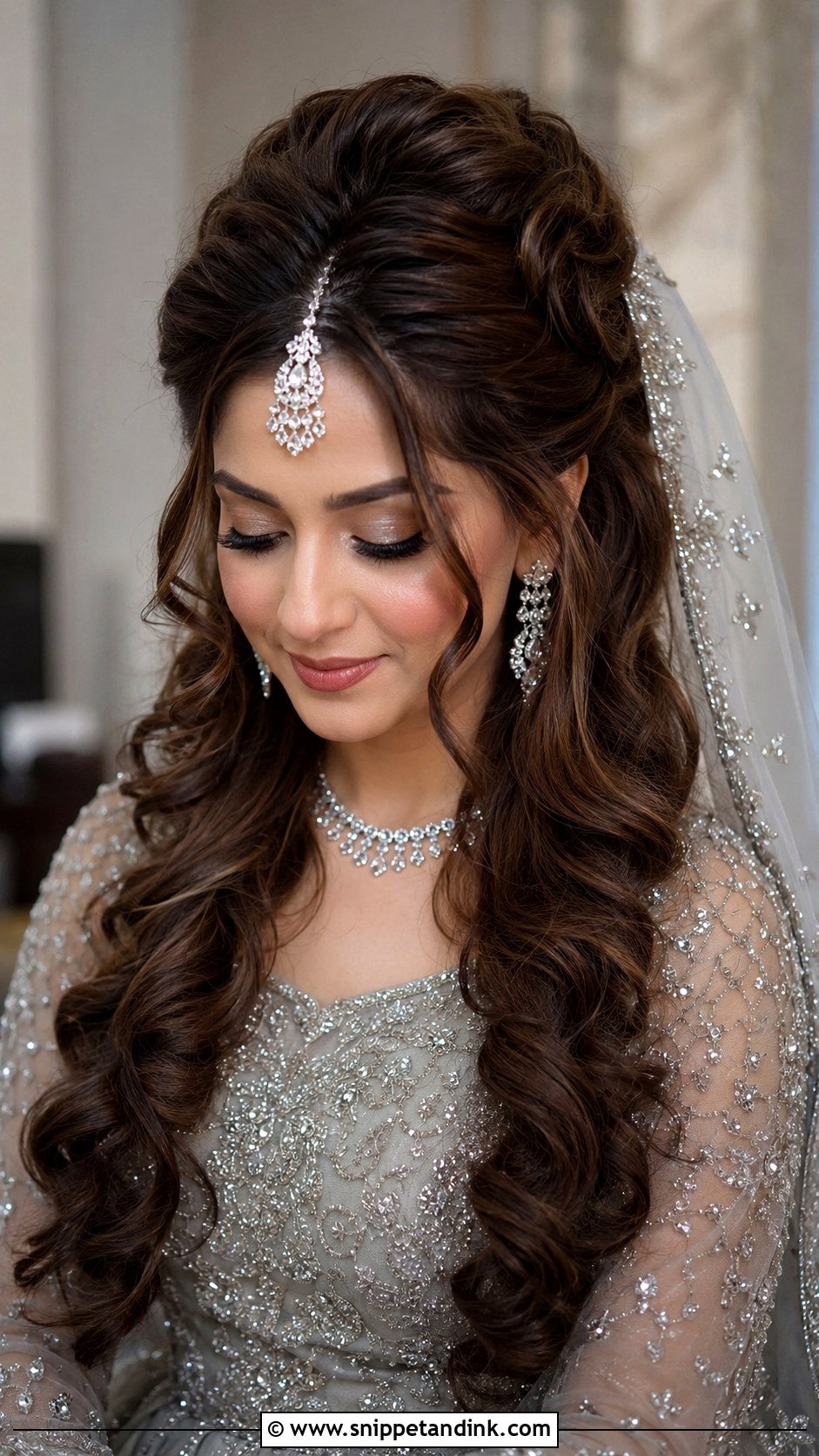 Pakistani Walima Bridal Crown Volume Hair - Snippet and Ink - 15 Pakistani Walima Bride Hairstyles
