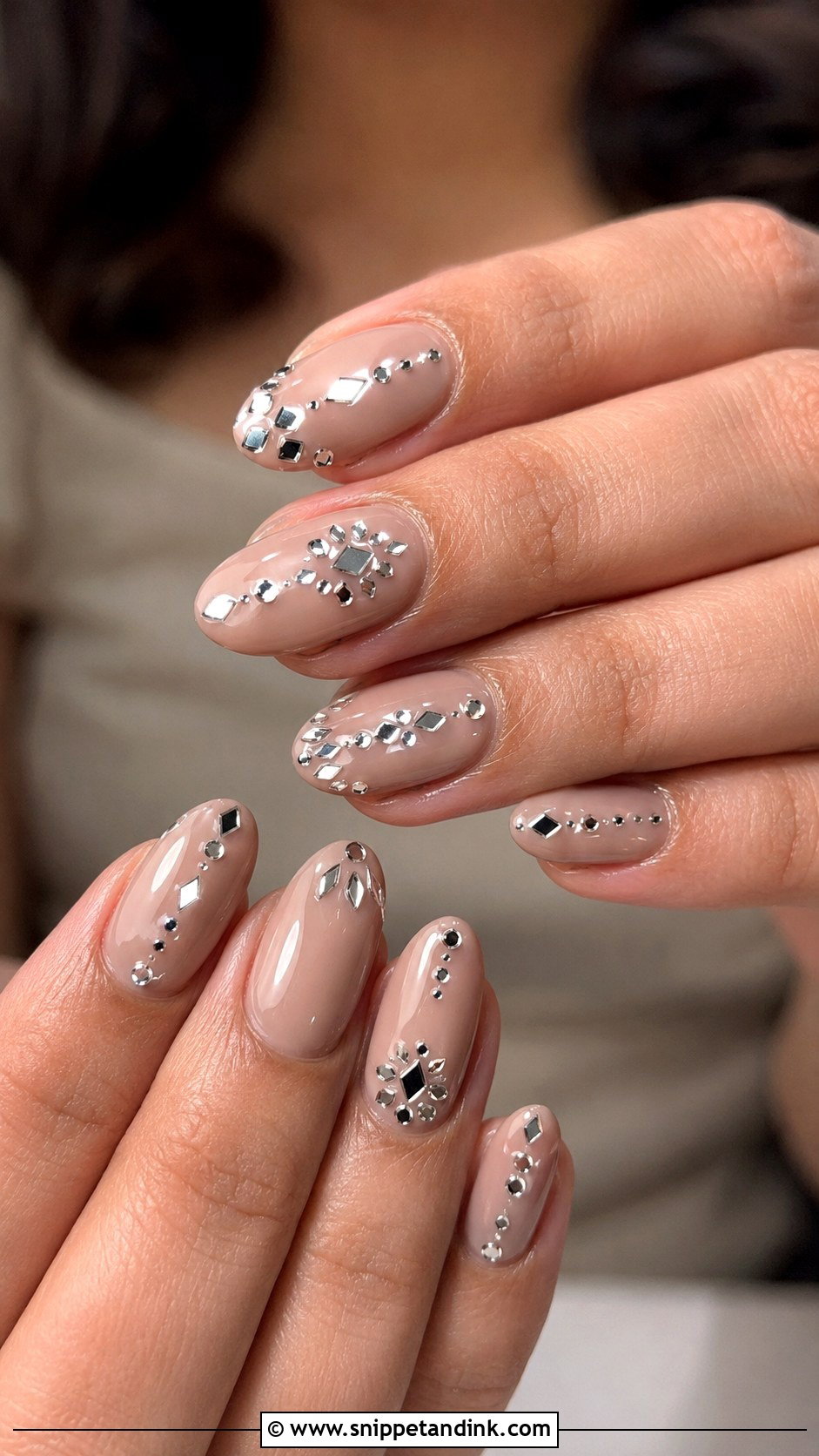 Peach Indian Wedding Guest Nails - Snippet and Ink - 20 Indian Wedding Guest Nails