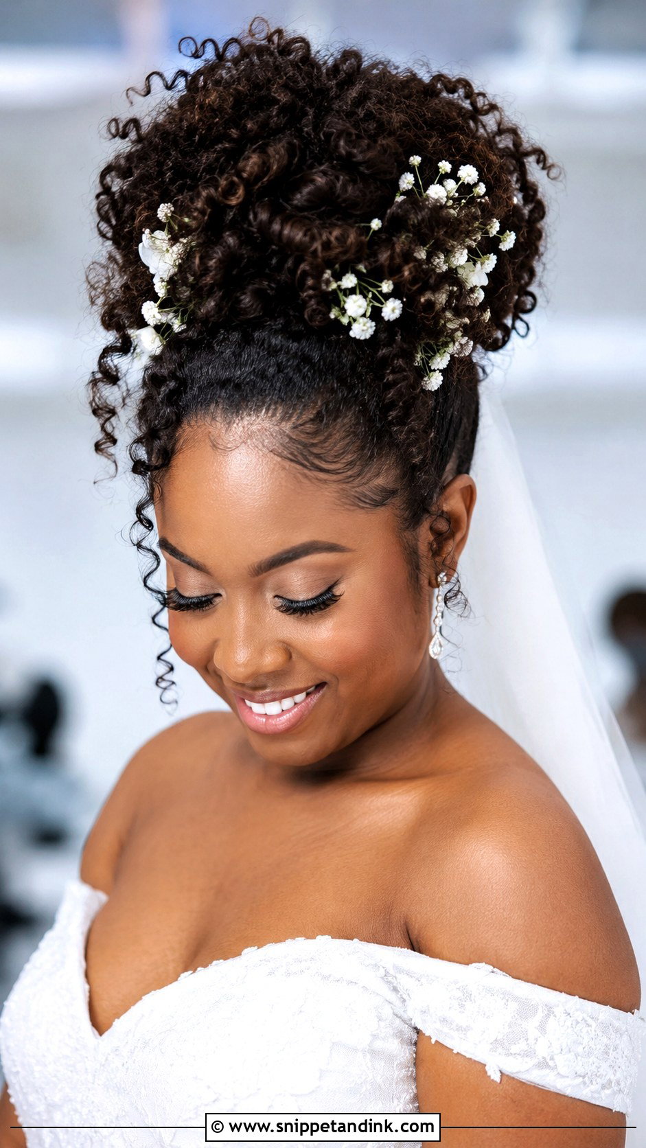 Pineapple Updo - Snippet and Ink - 25 Afro Wedding Hairstyles