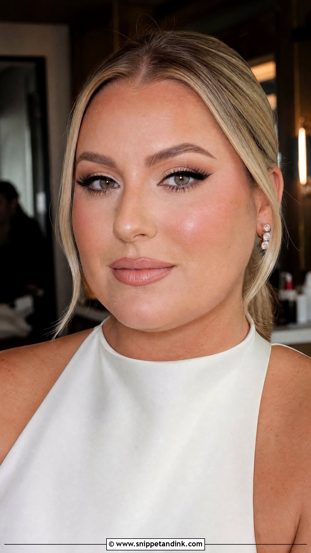 Plus Size Bridal Classic Winged Liner Makeup - Snippet and Ink - 20 Plus Size Bridal Makeup Ideas