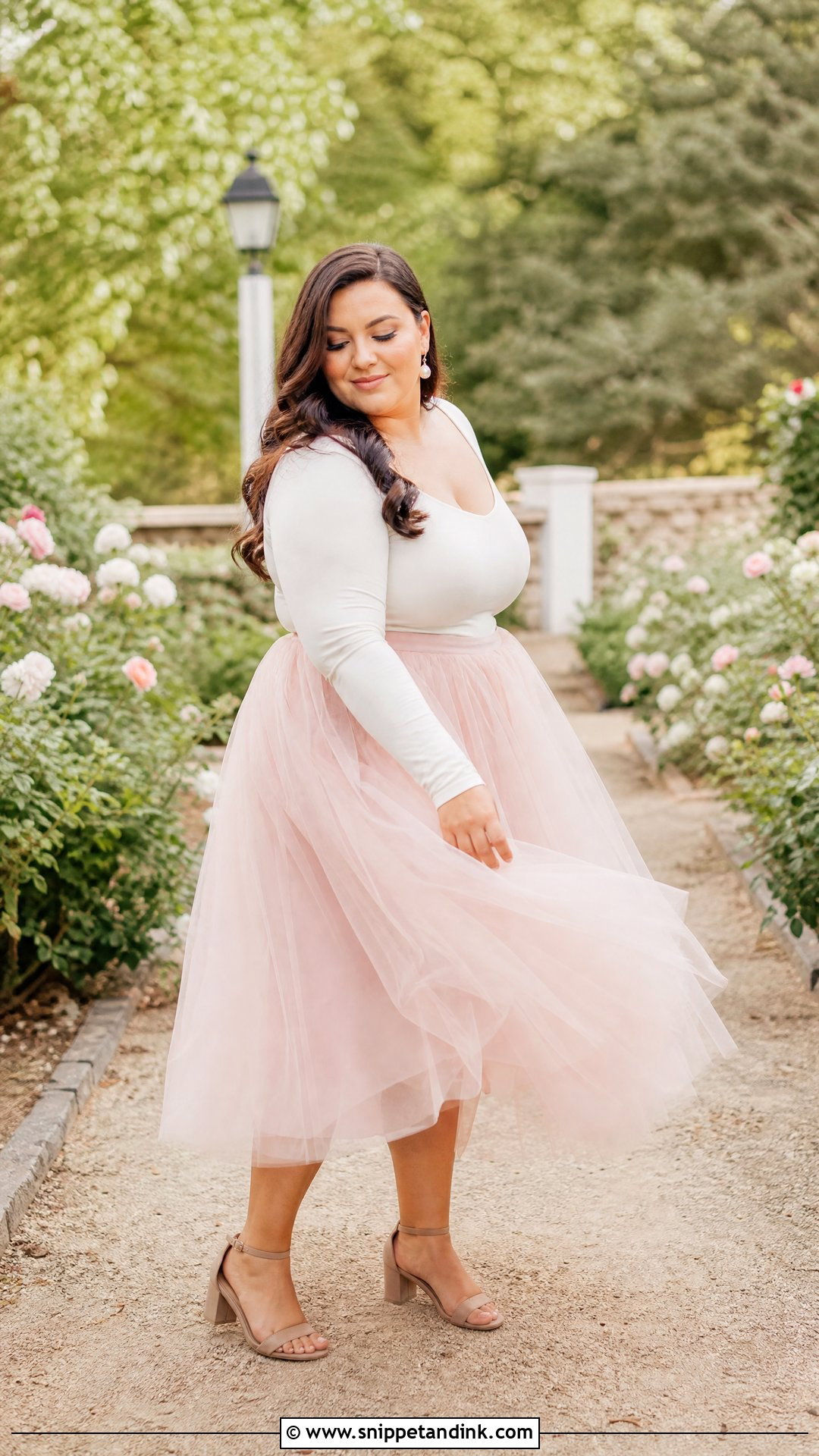 Plus Size Tulle Skirt Engagement Photo Outfit - Snippet and Ink - 20 plus size engagement photo outfits