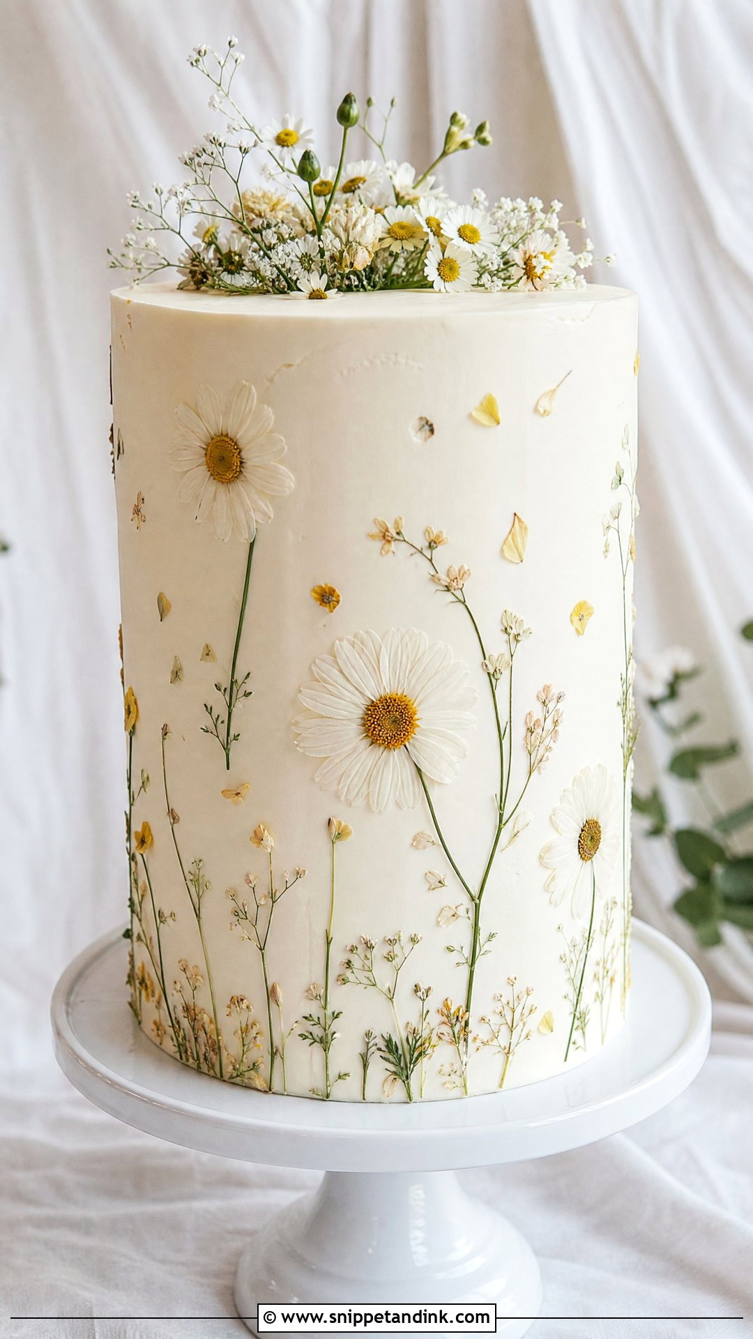 Pressed Daisy Wedding Cake - Snippet and Ink - 25 Daisy Themed Cake Ideas for Wedding