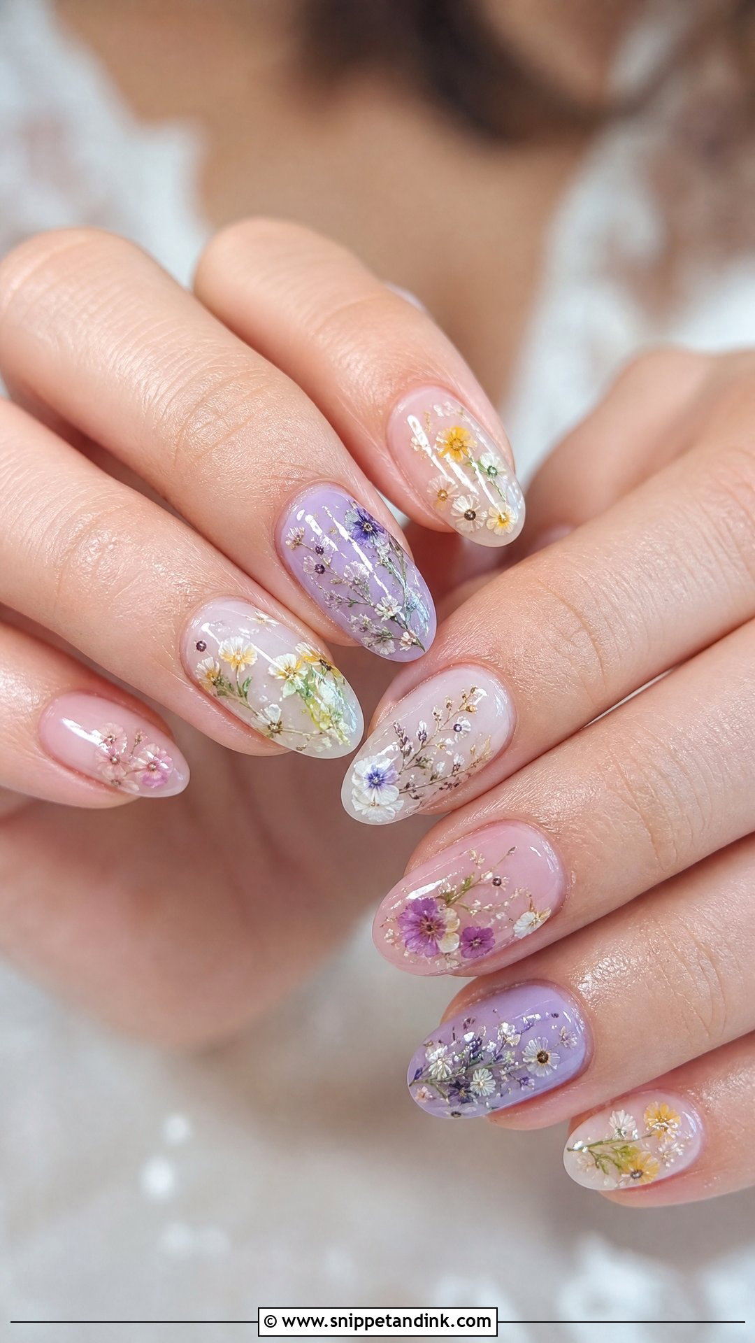 Pressed Flower Wedding Nails - Snippet and Ink - 25 Floral Wedding Nails