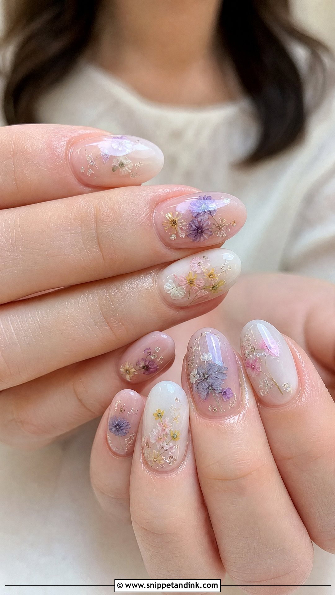 Pressed Flower Wedding Nails - Snippet and Ink - 25 Unique Wedding Nails
