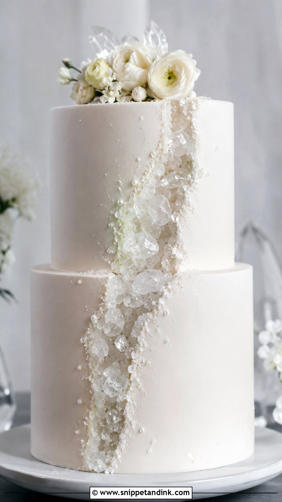 Quartz Geode Wedding Cake - Snippet and Ink - 30 Geode Wedding Cakes