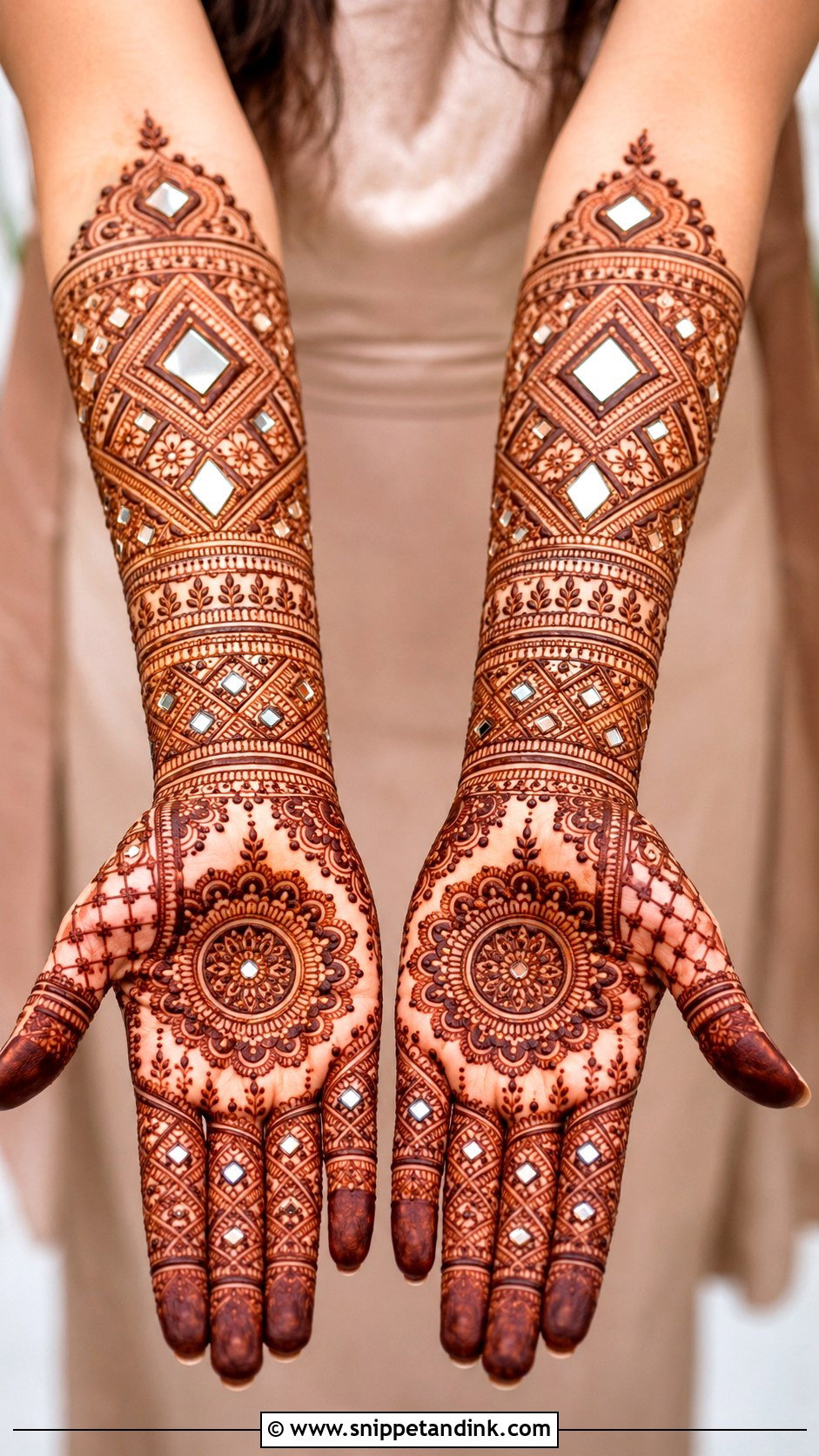 Rajasthani Sheesh Mahal Mehndi Design - Snippet and Ink - 35 Rajasthani Mehndi Designs