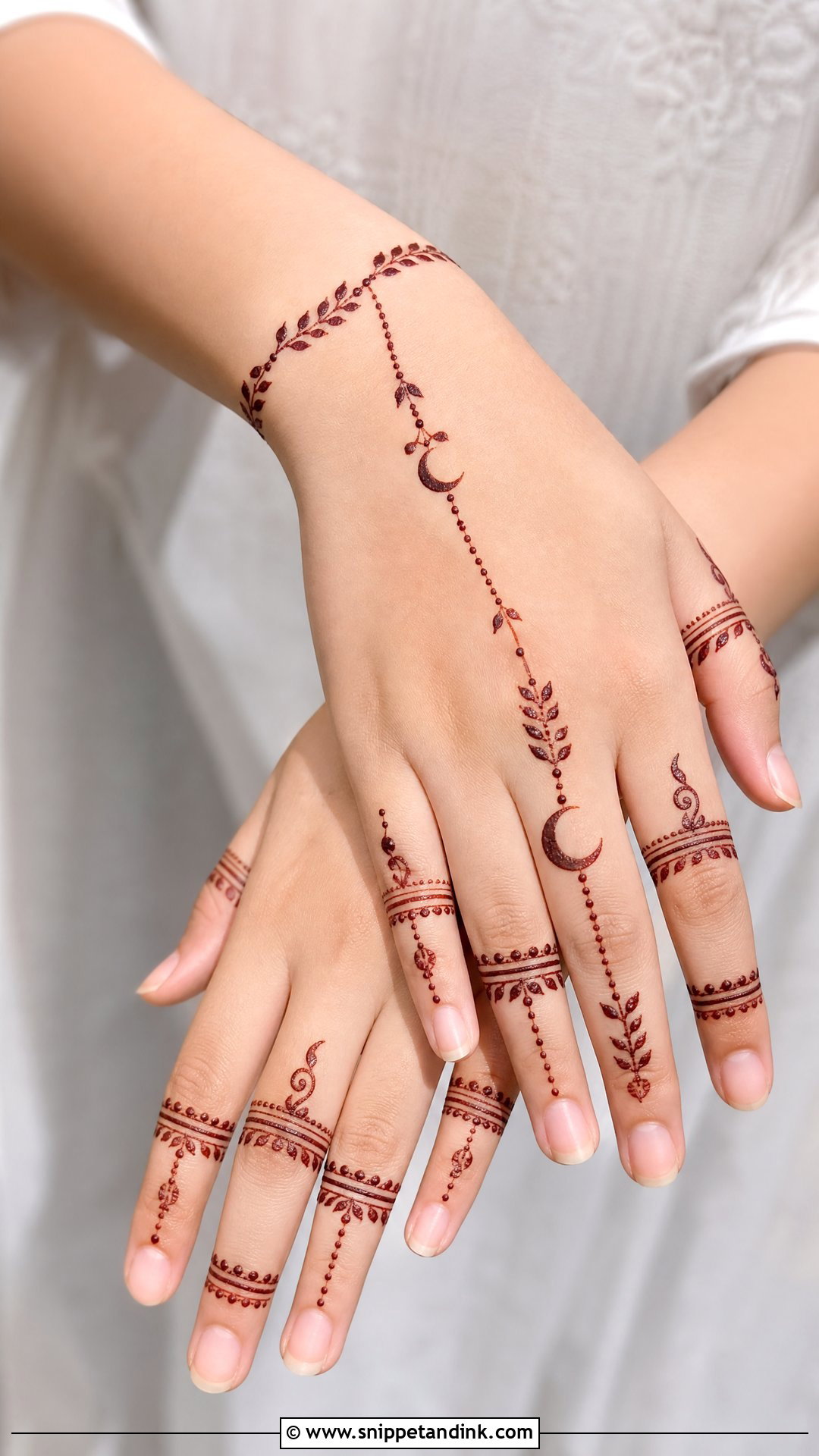 Ramadan Finger Mehndi Design - Snippet and Ink - 30 Ramadan Mehndi Designs