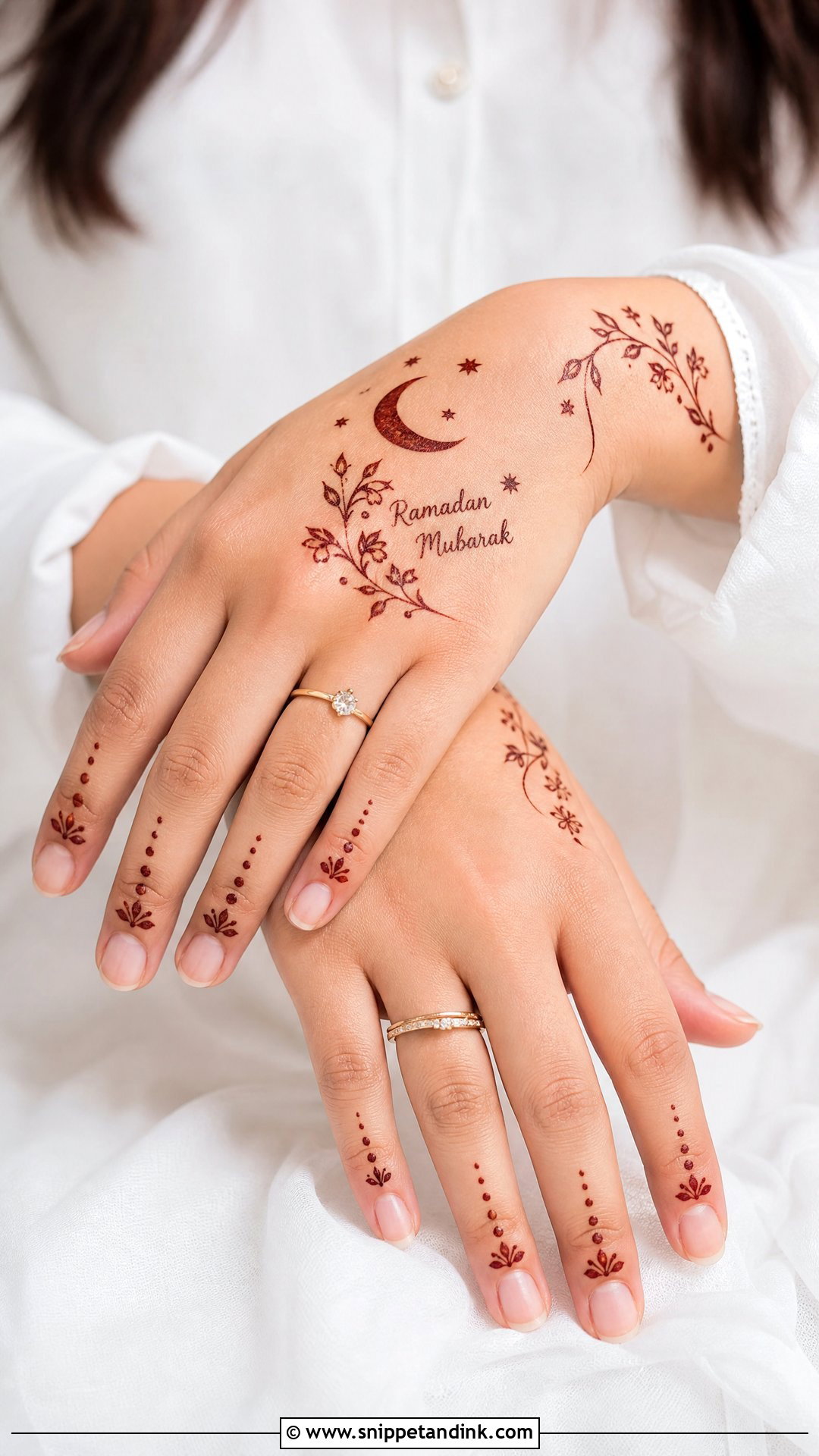 Ramadan Mubarak Minimal Mehndi Design - Snippet and Ink - 20 Ramadan Mubarak Mehndi Designs