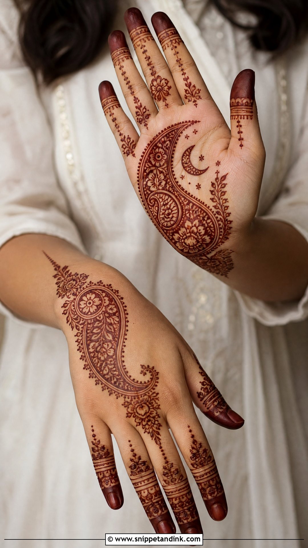Ramadan Paisley Mehndi Design - Snippet and Ink - 30 Ramadan Mehndi Designs